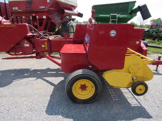 2011 New Holland BC5060 Small Square Baler
