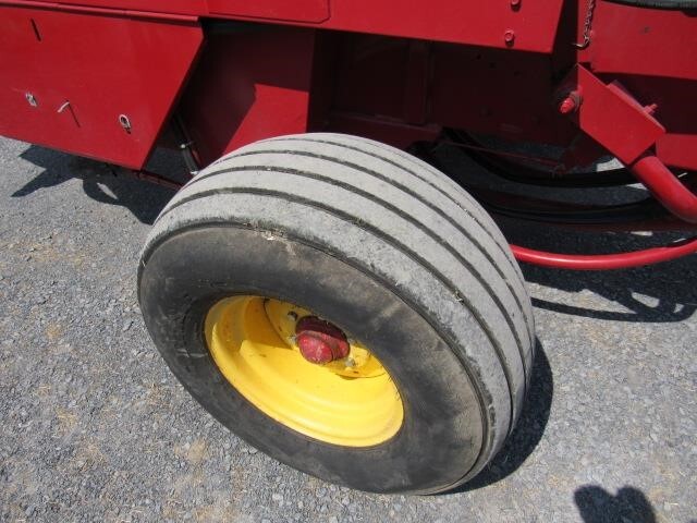 2011 New Holland BC5060 Small Square Baler