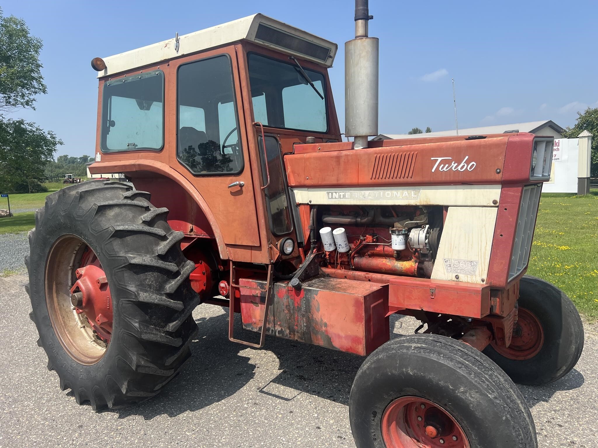 1975 International Harvester 1566 Tractor