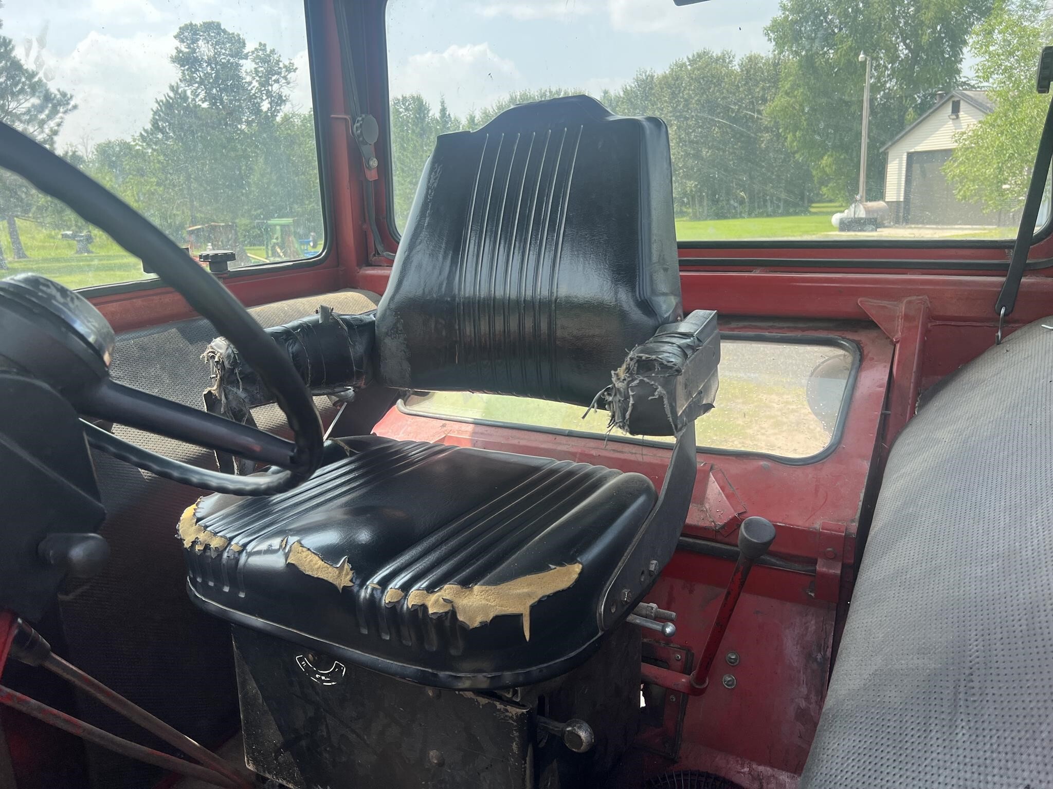 1975 International Harvester 1566 Tractor