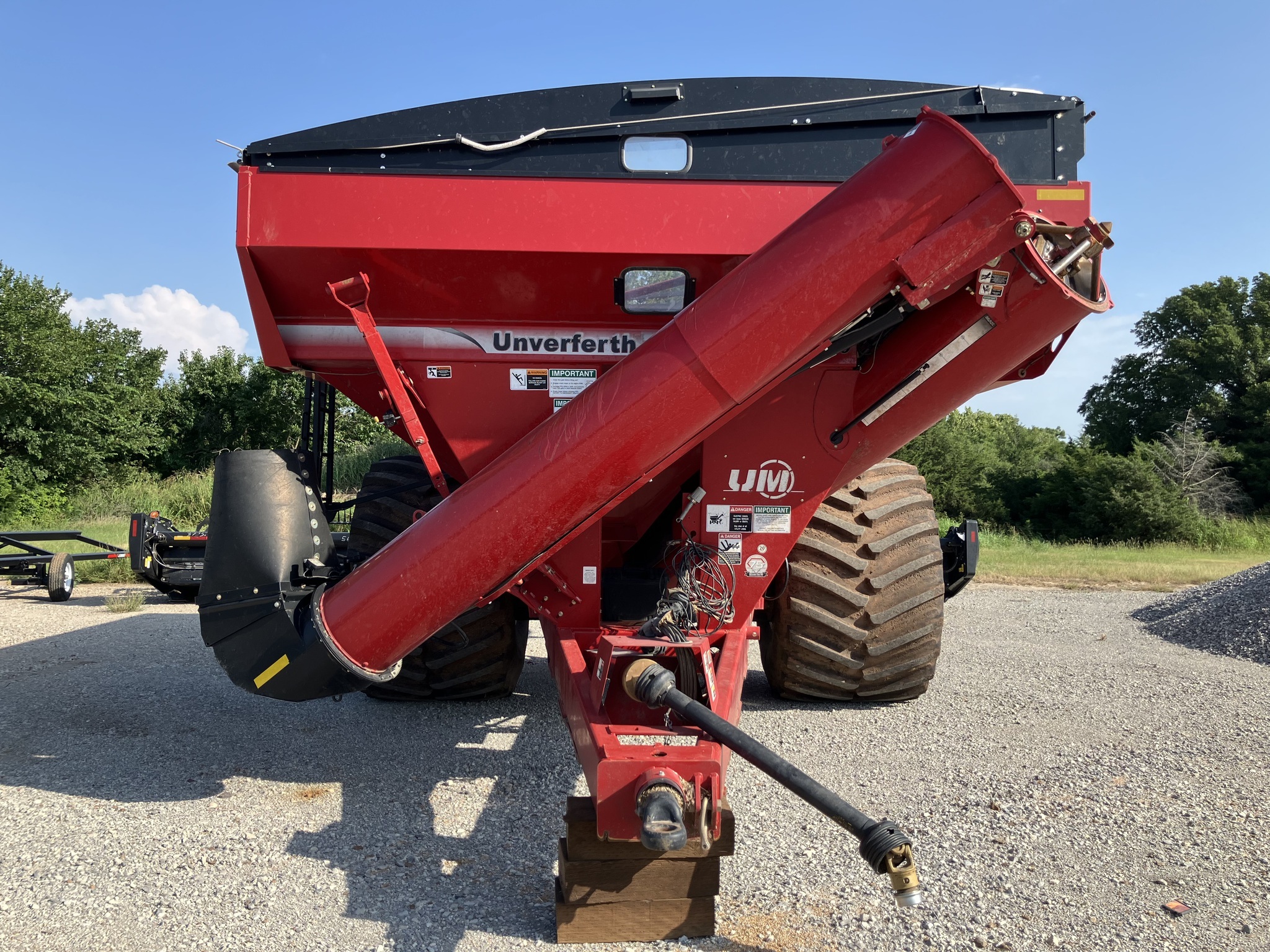 2023 Unverferth 1319 Grain Cart
