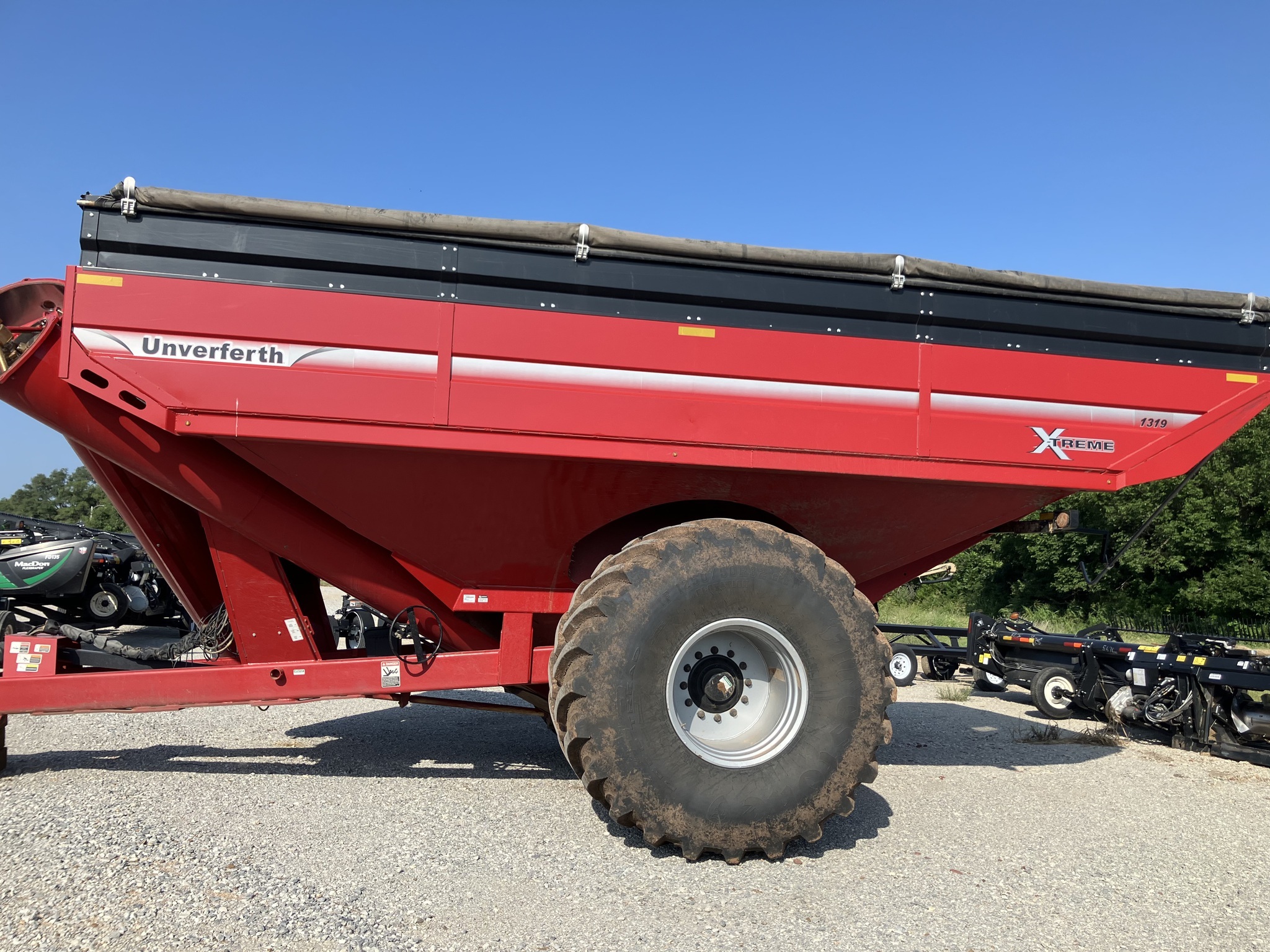 2023 Unverferth 1319 Grain Cart