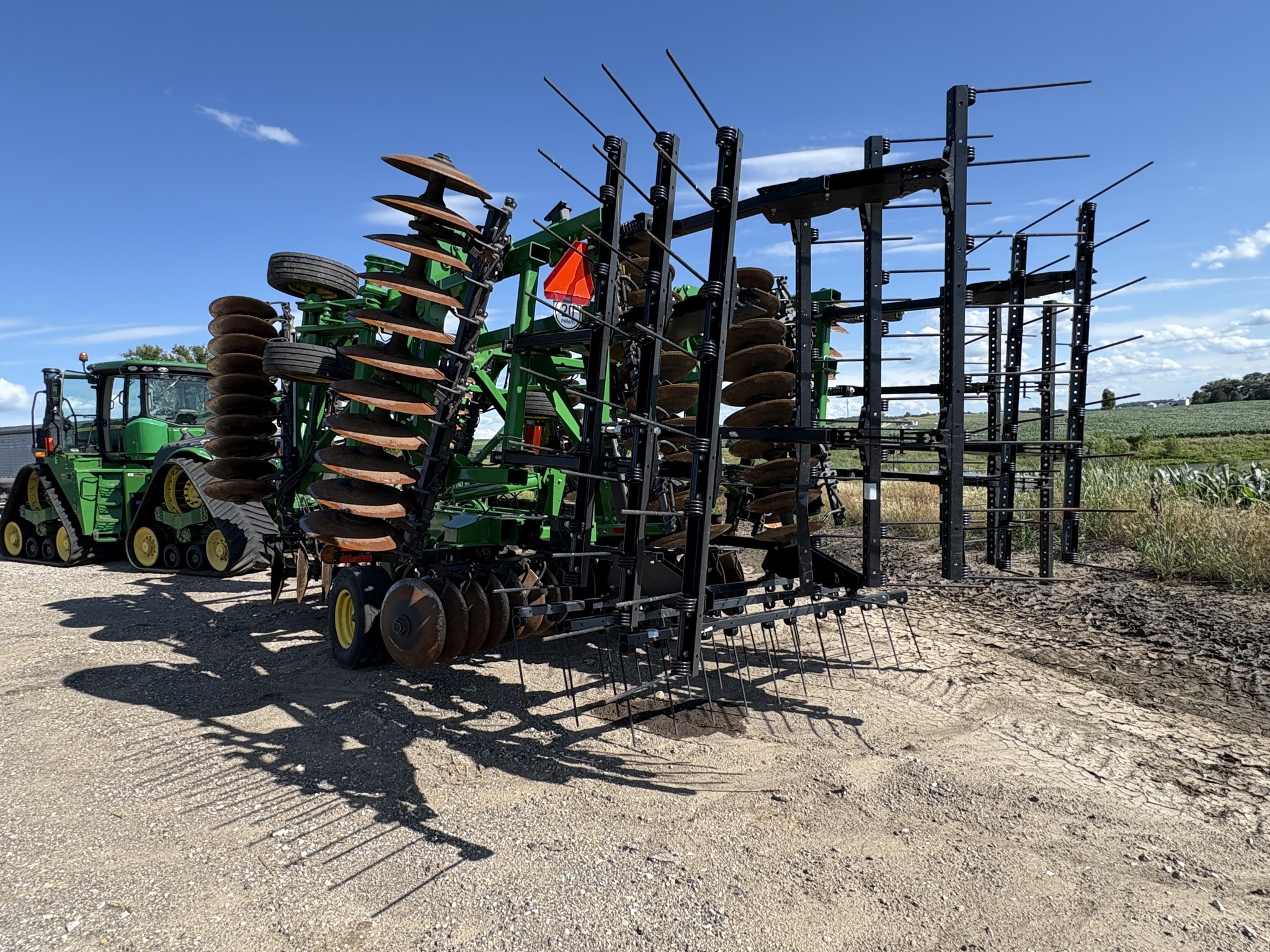 2022 John Deere 2633 Vertical Tillage