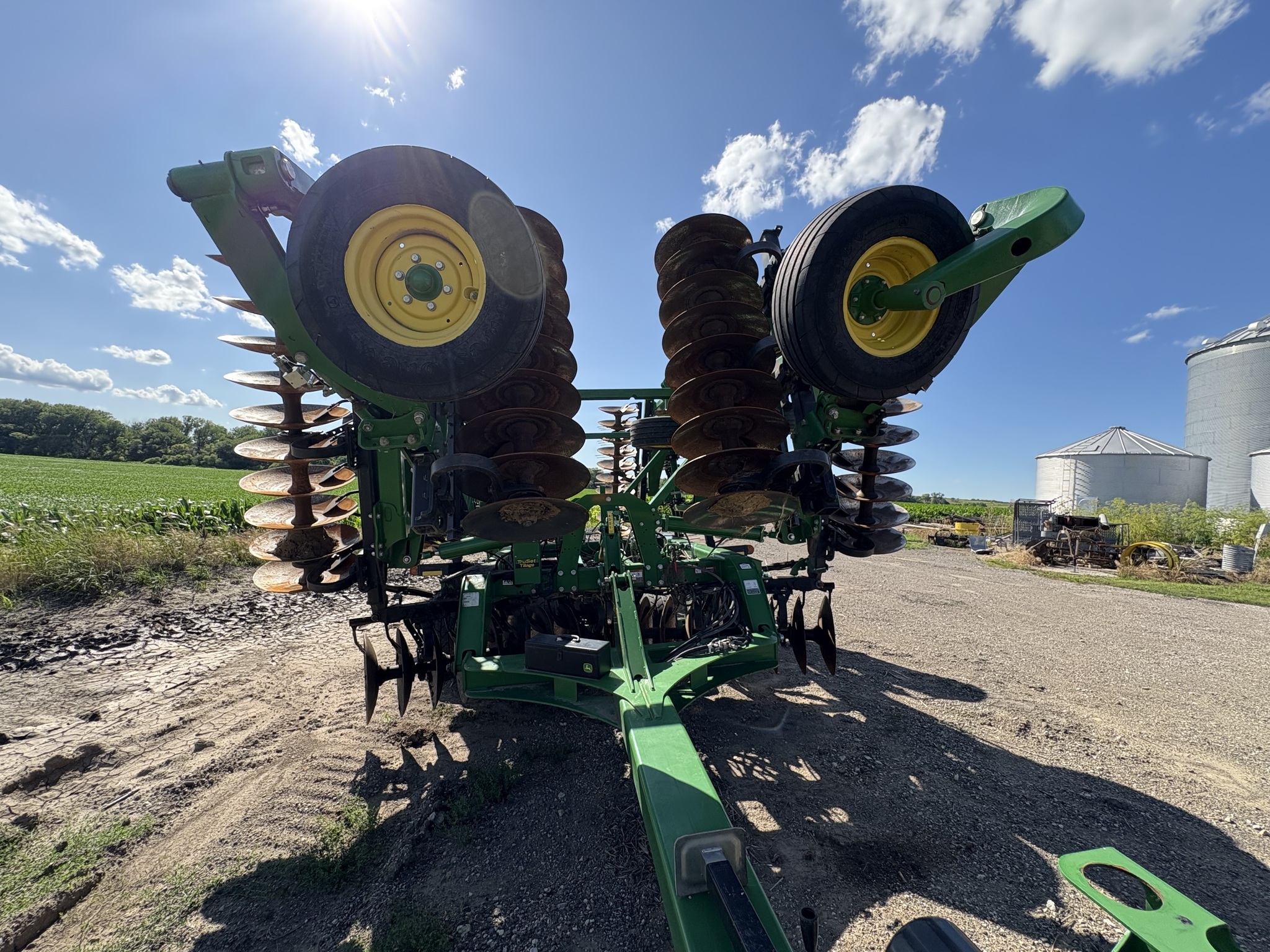 2022 John Deere 2633 Vertical Tillage