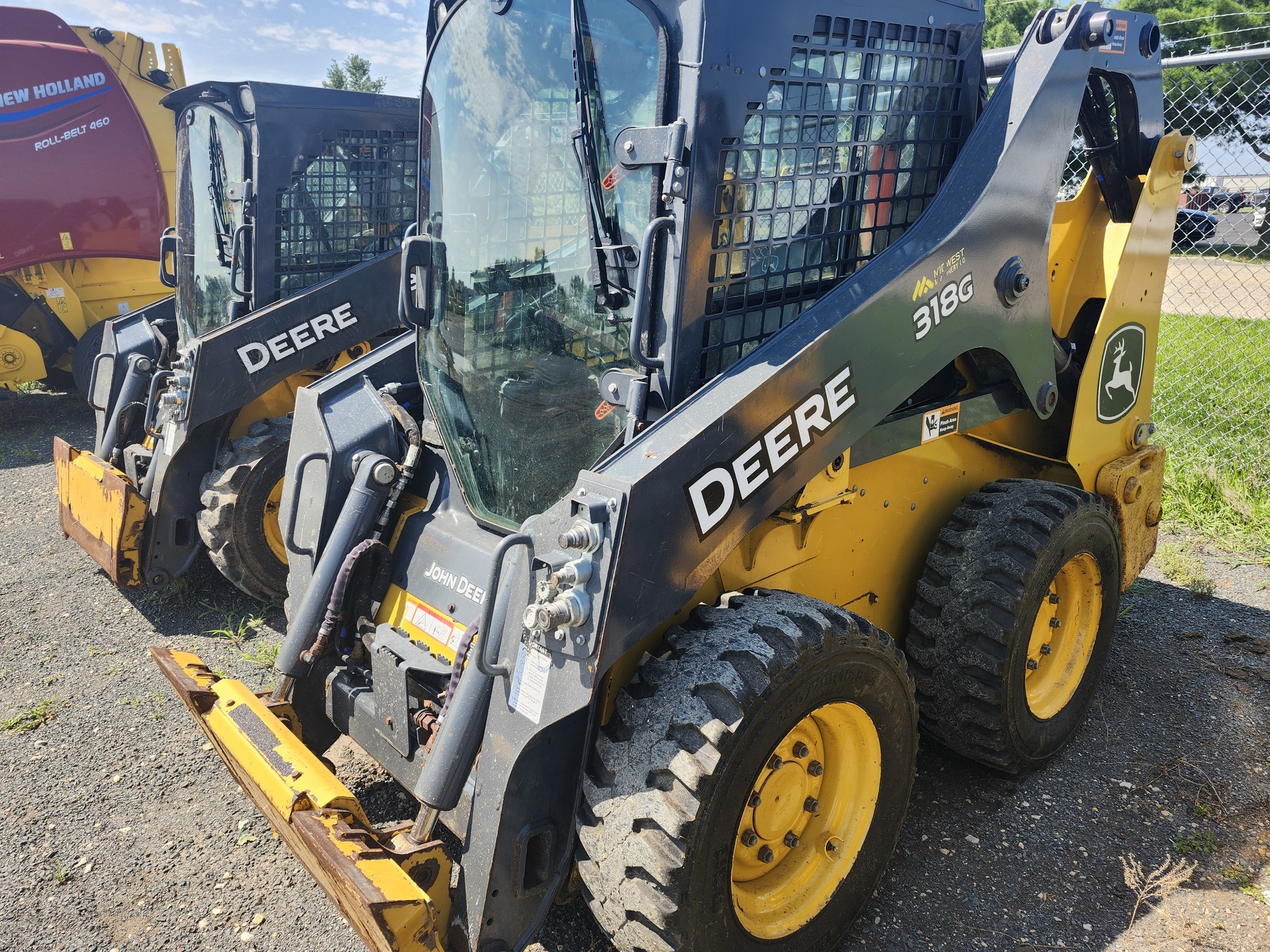 2022 Deere 318G Skid Steer