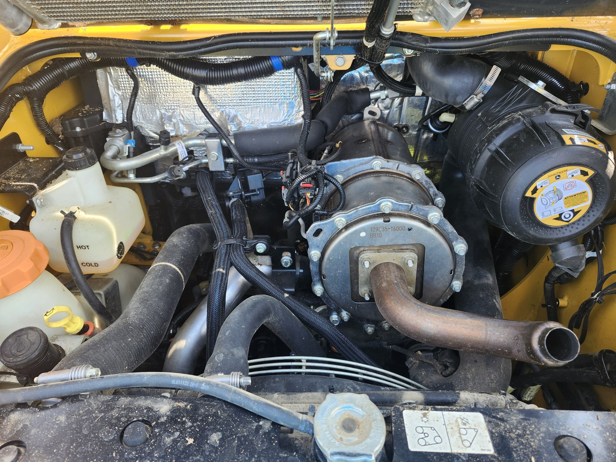 2022 Deere 318G Skid Steer