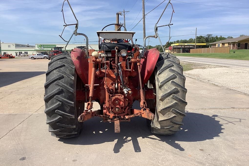 1963 International Harvester 706 Tractor