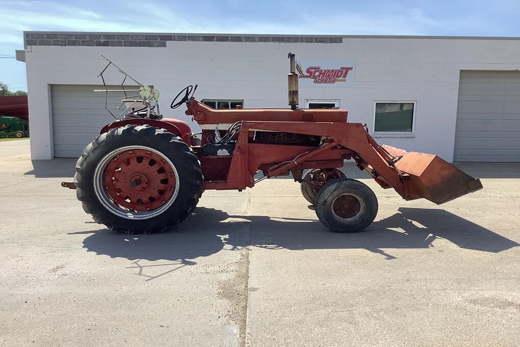 1963 International Harvester 706 Tractor