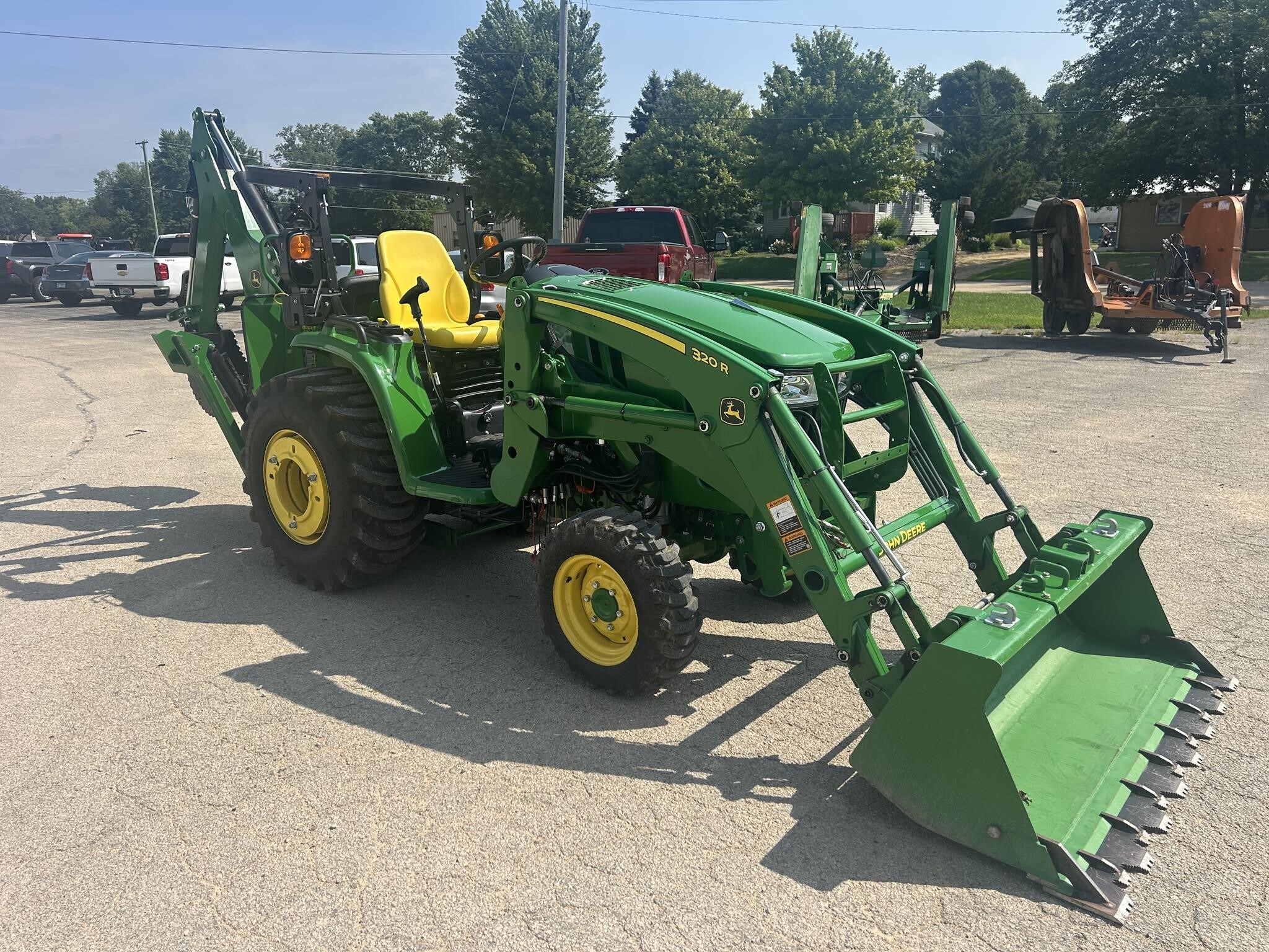 2020 John Deere 3046R Tractor