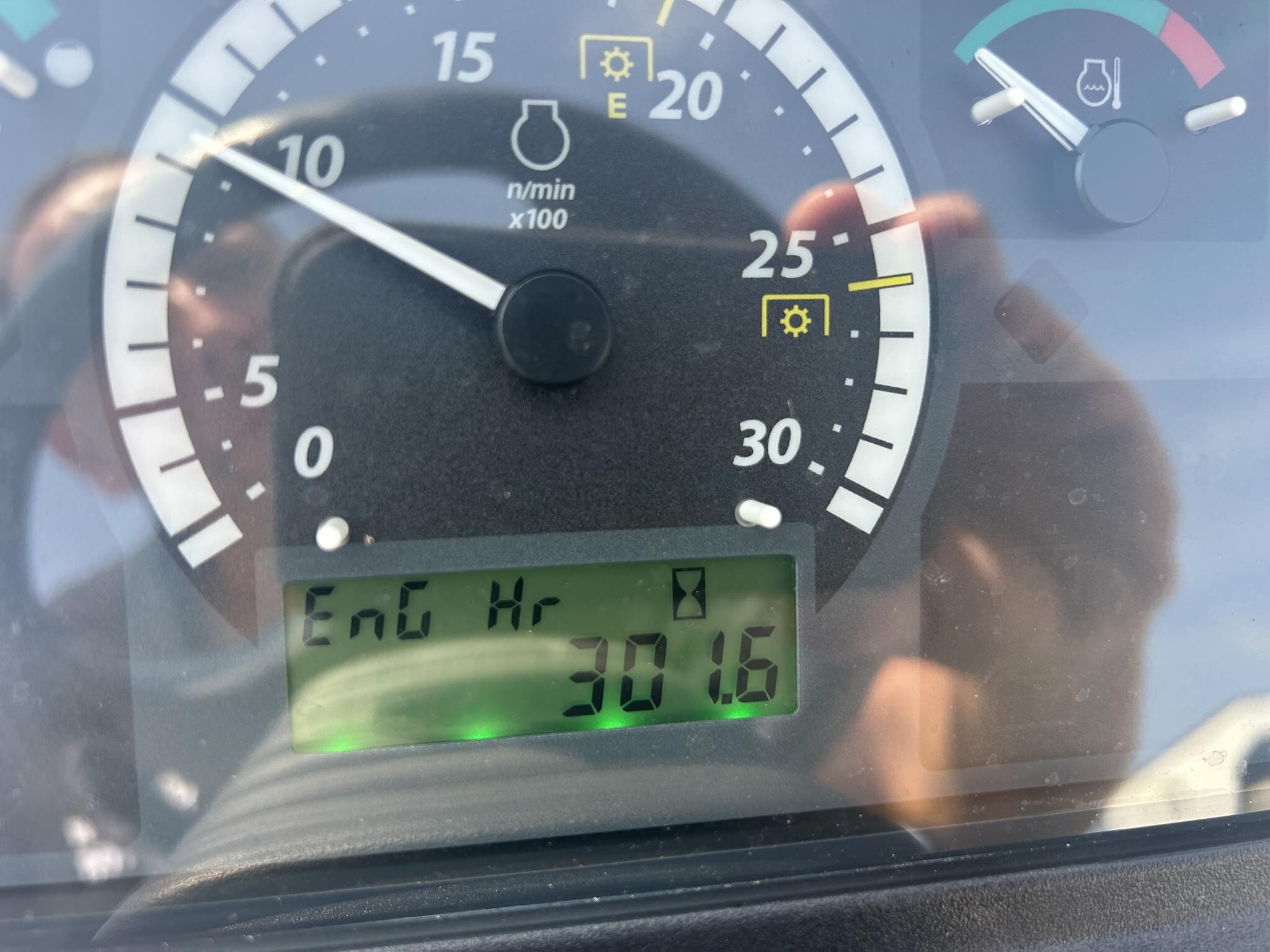 2020 John Deere 3046R Tractor