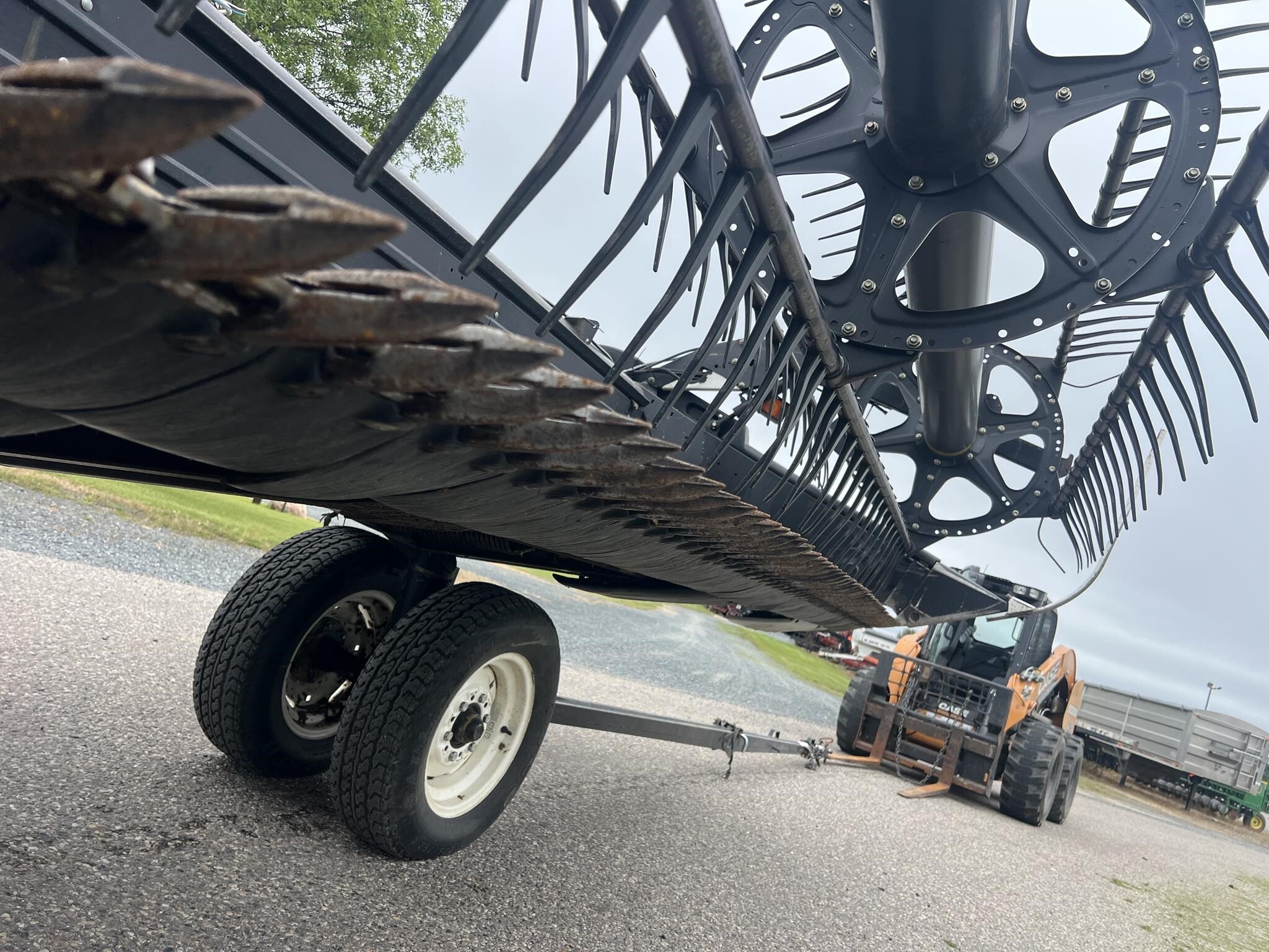 2009 MacDon FD70 Platform