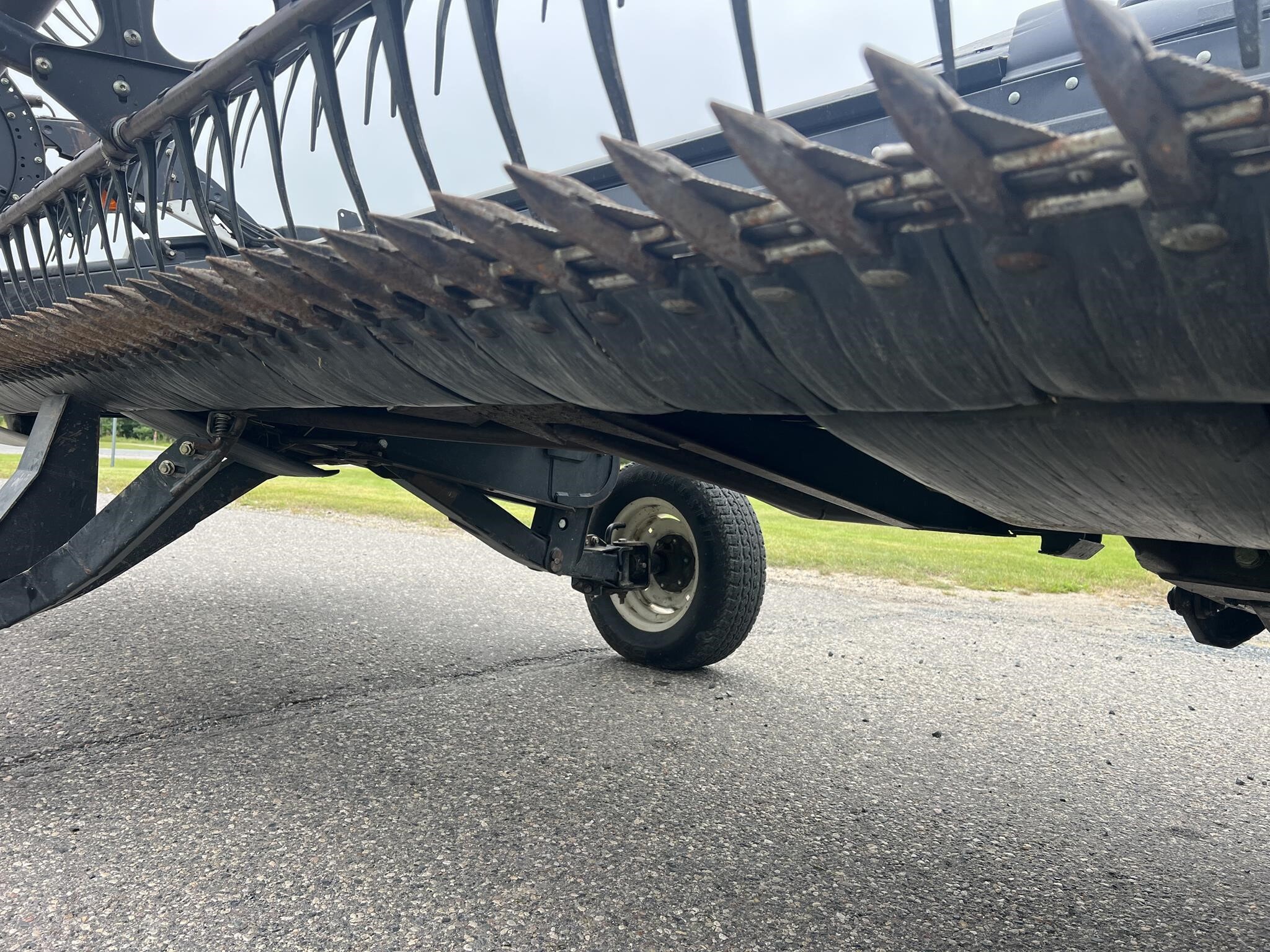 2009 MacDon FD70 Platform