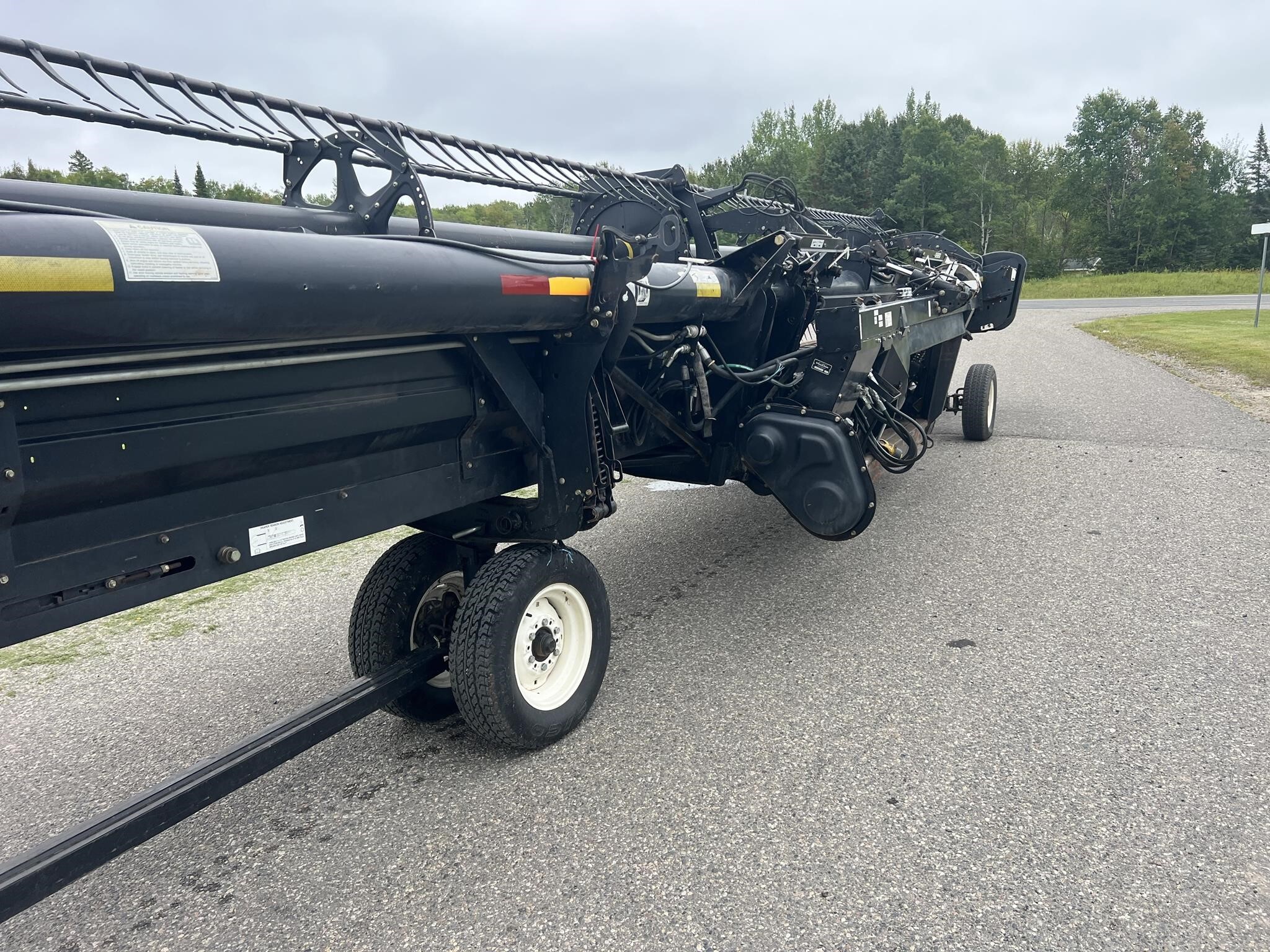 2009 MacDon FD70 Platform