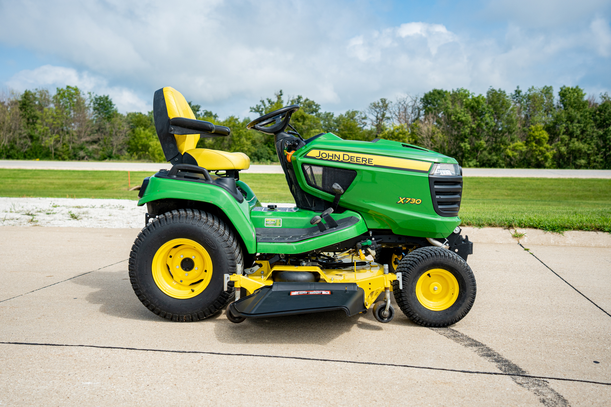 2018 John Deere X730 Lawn Mower