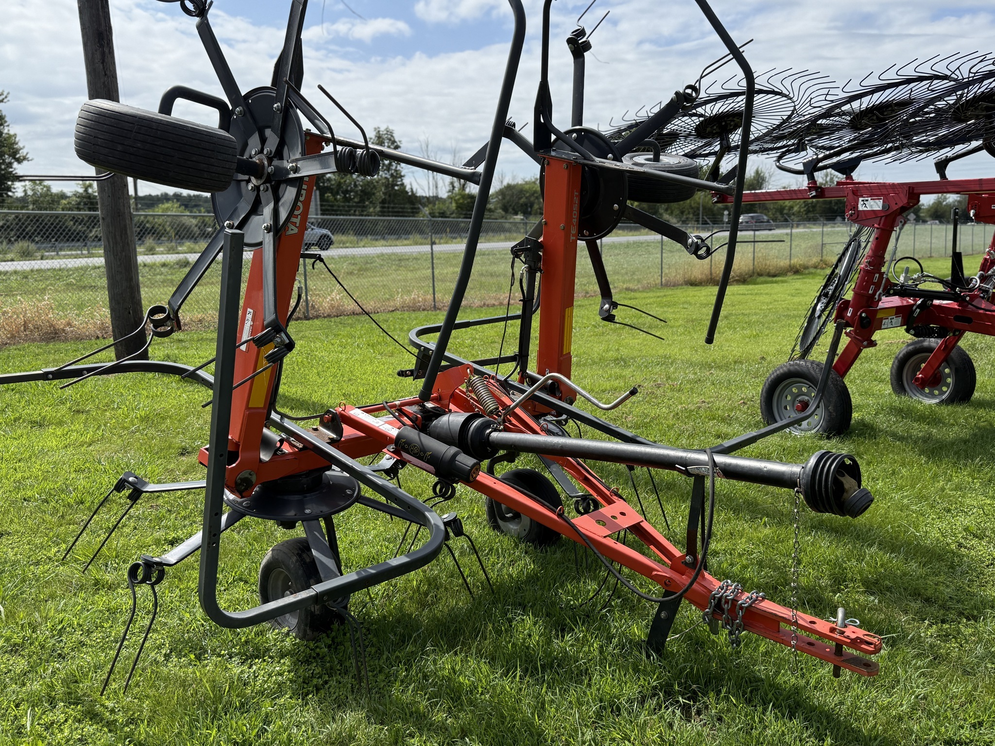  Kubota TE4052T Tedder