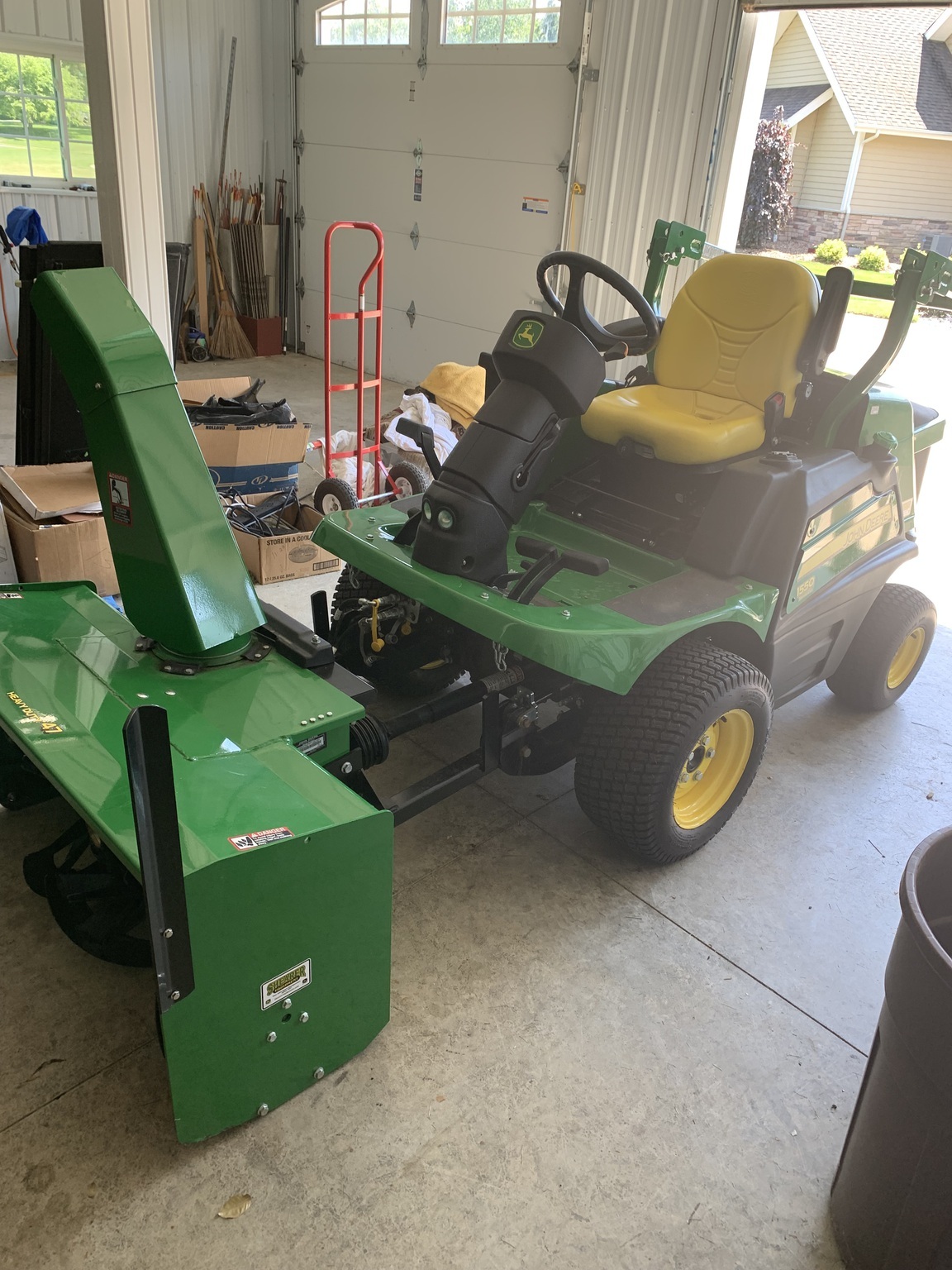 2016 John Deere 1550 Lawn Mower