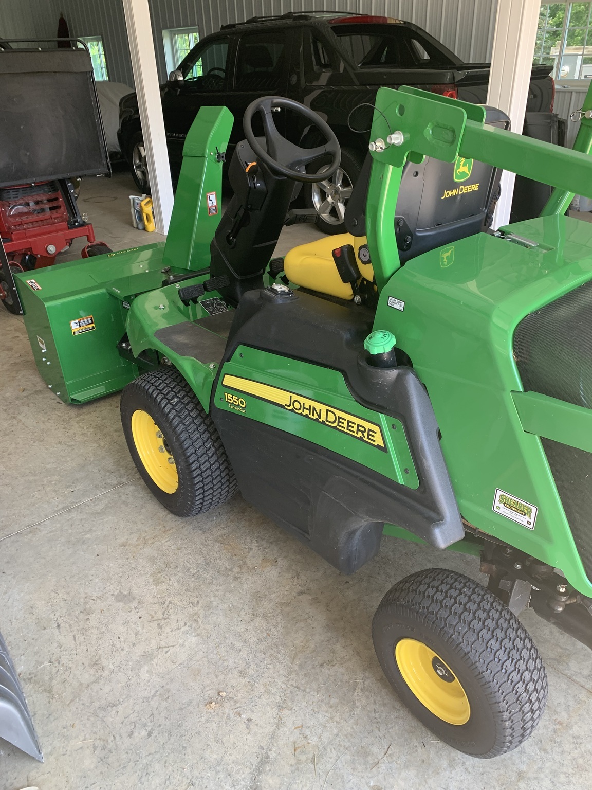 2016 John Deere 1550 Lawn Mower
