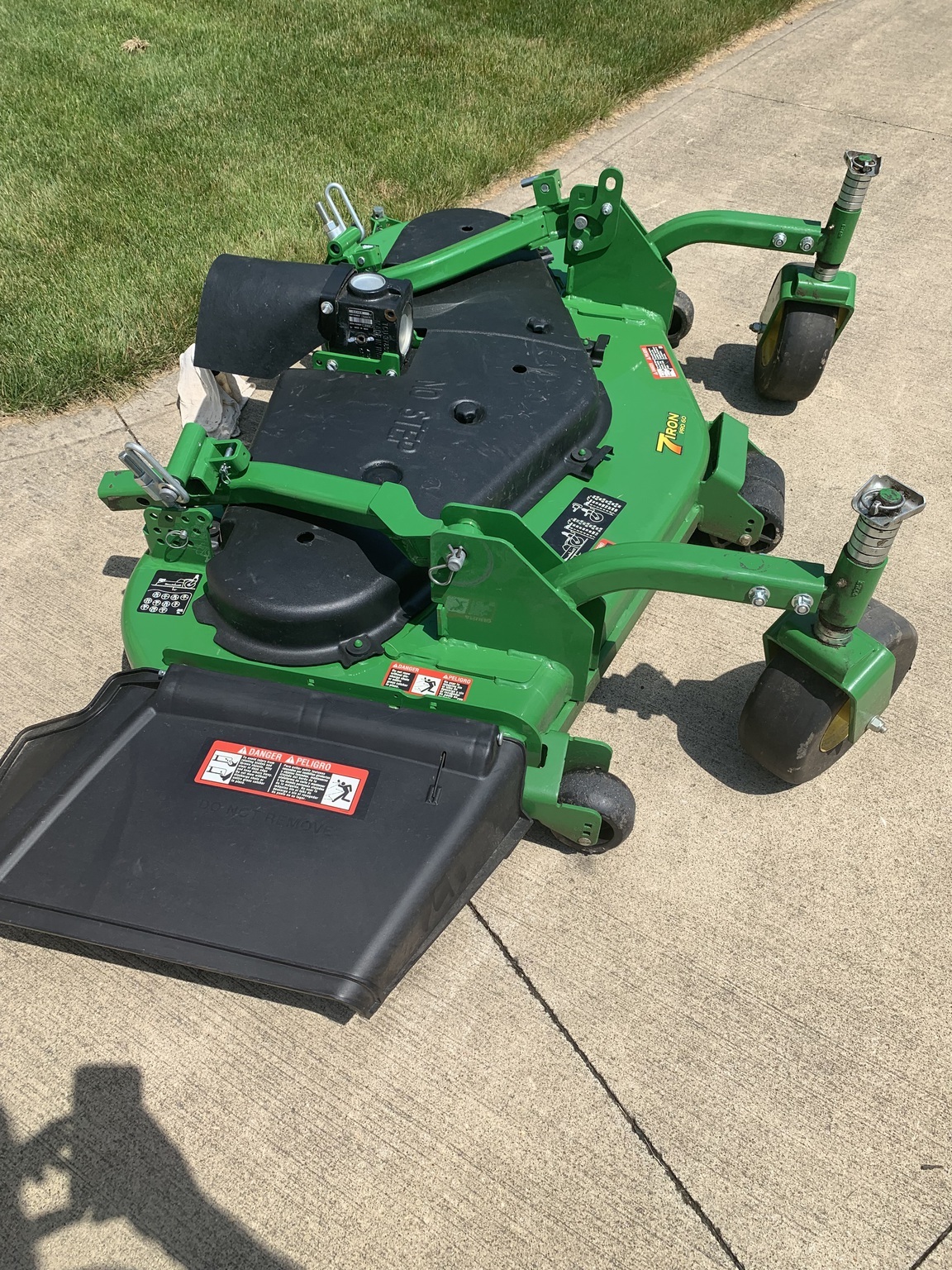 2016 John Deere 1550 Lawn Mower