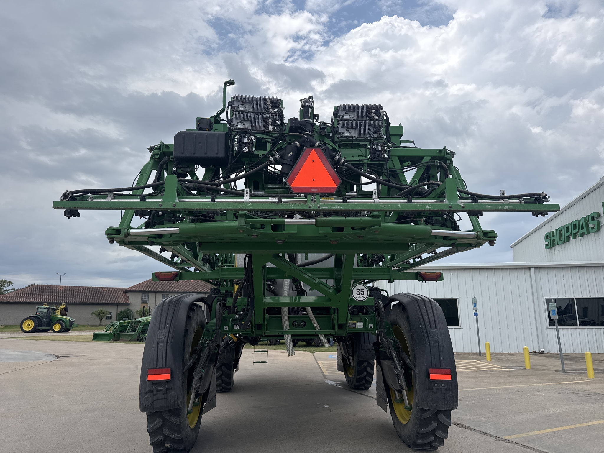 2023 John Deere 412R Self-Propelled Sprayer