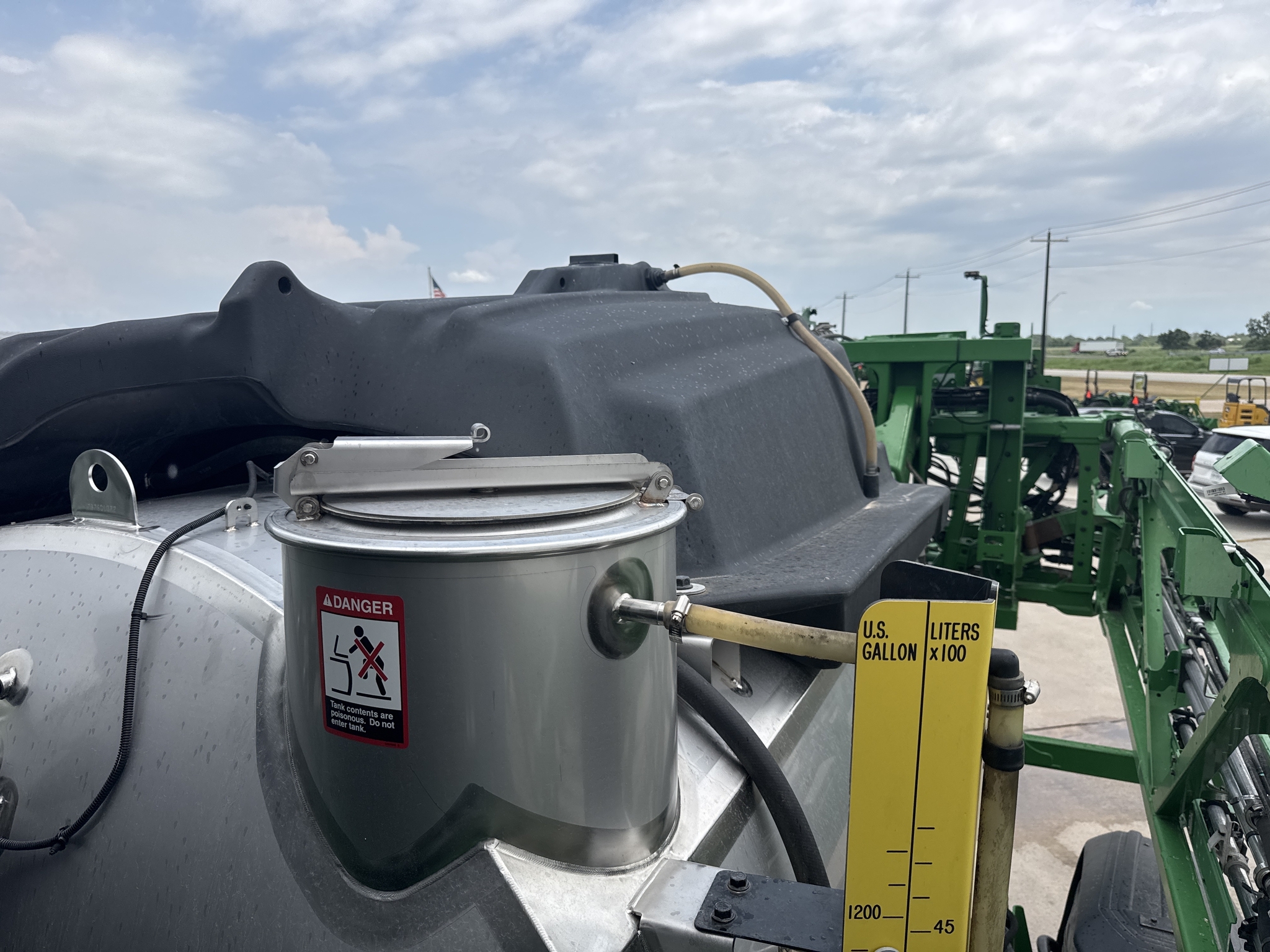 2023 John Deere 412R Self-Propelled Sprayer