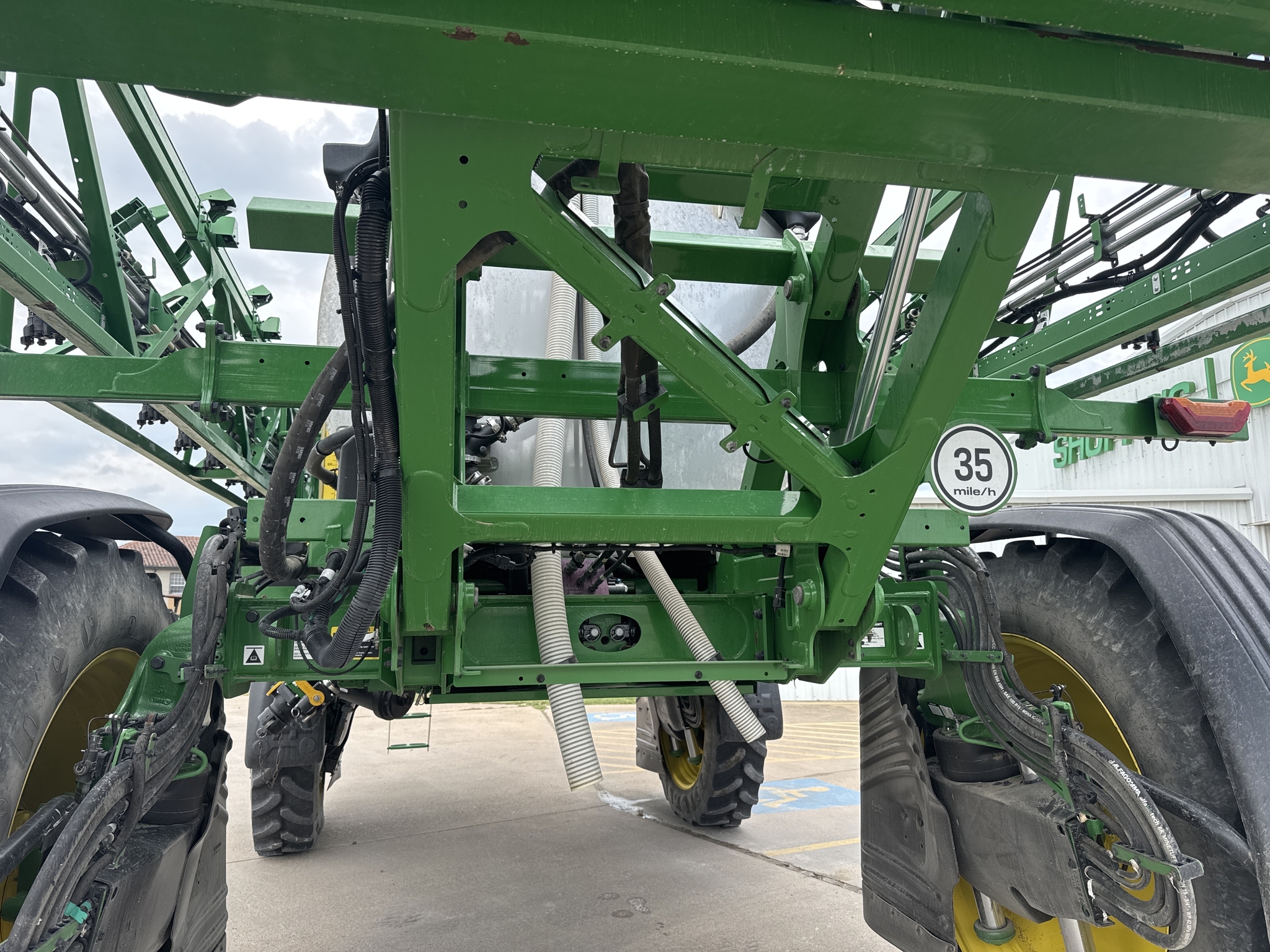 2023 John Deere 412R Self-Propelled Sprayer