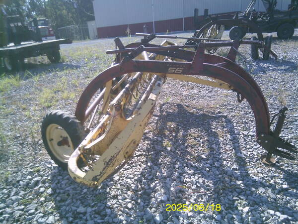  New Holland 256 Rake