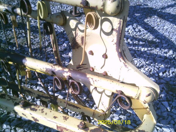  New Holland 256 Rake