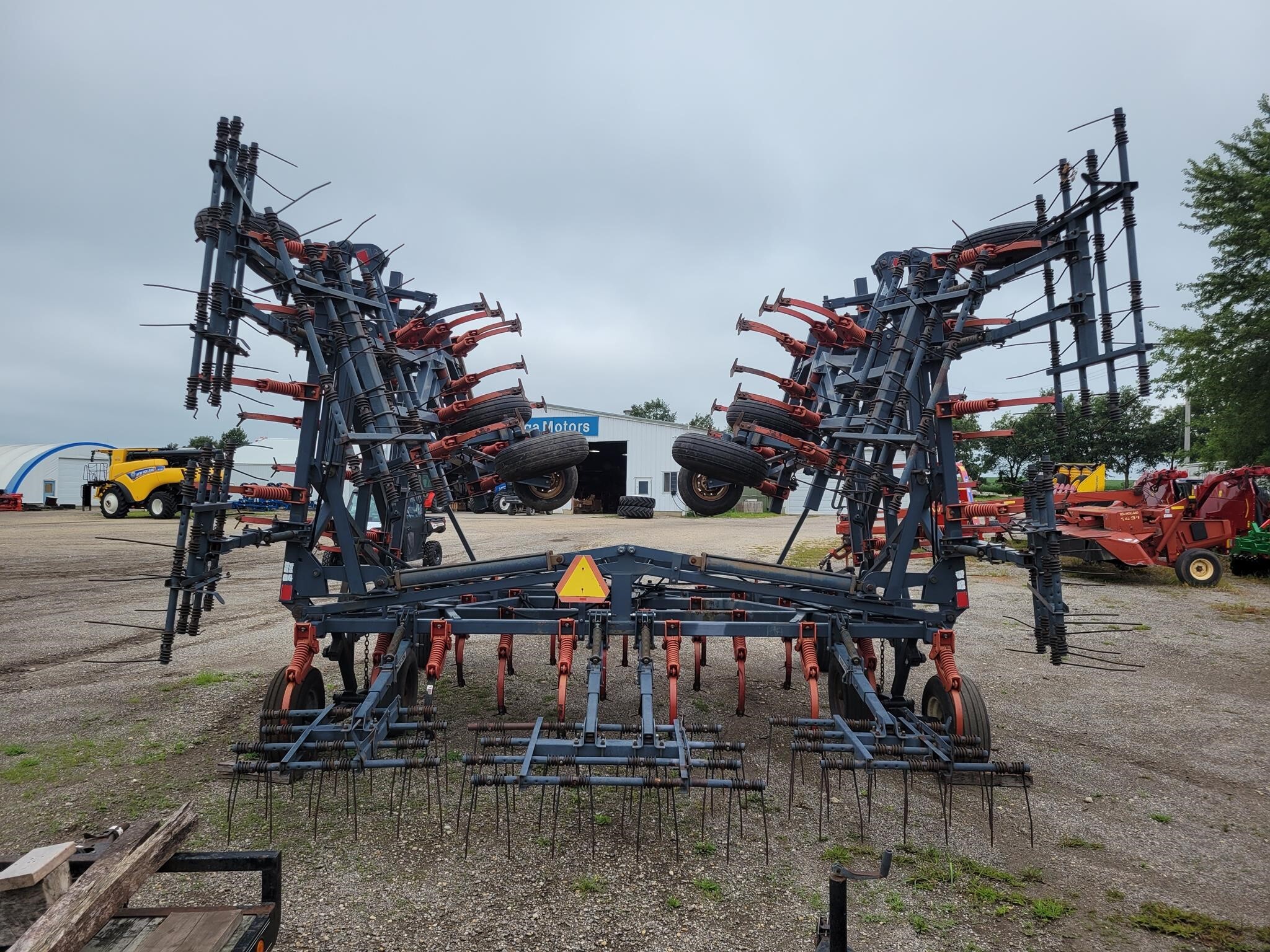 Flexi-Coil 820 Field Cultivator