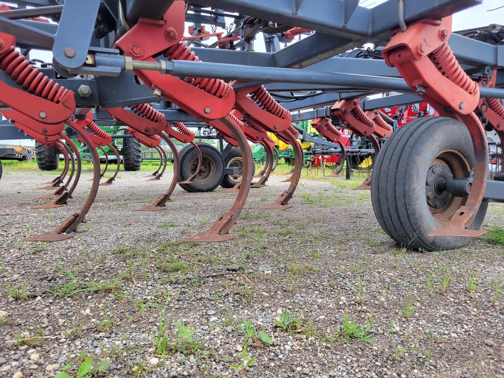  Flexi-Coil 820 Field Cultivator