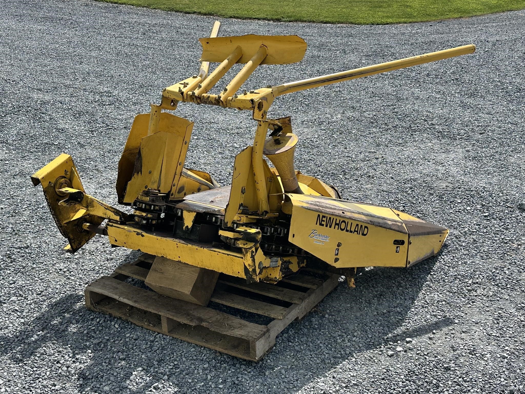 2002 New Holland 824 Pull-Type Forage Harvester