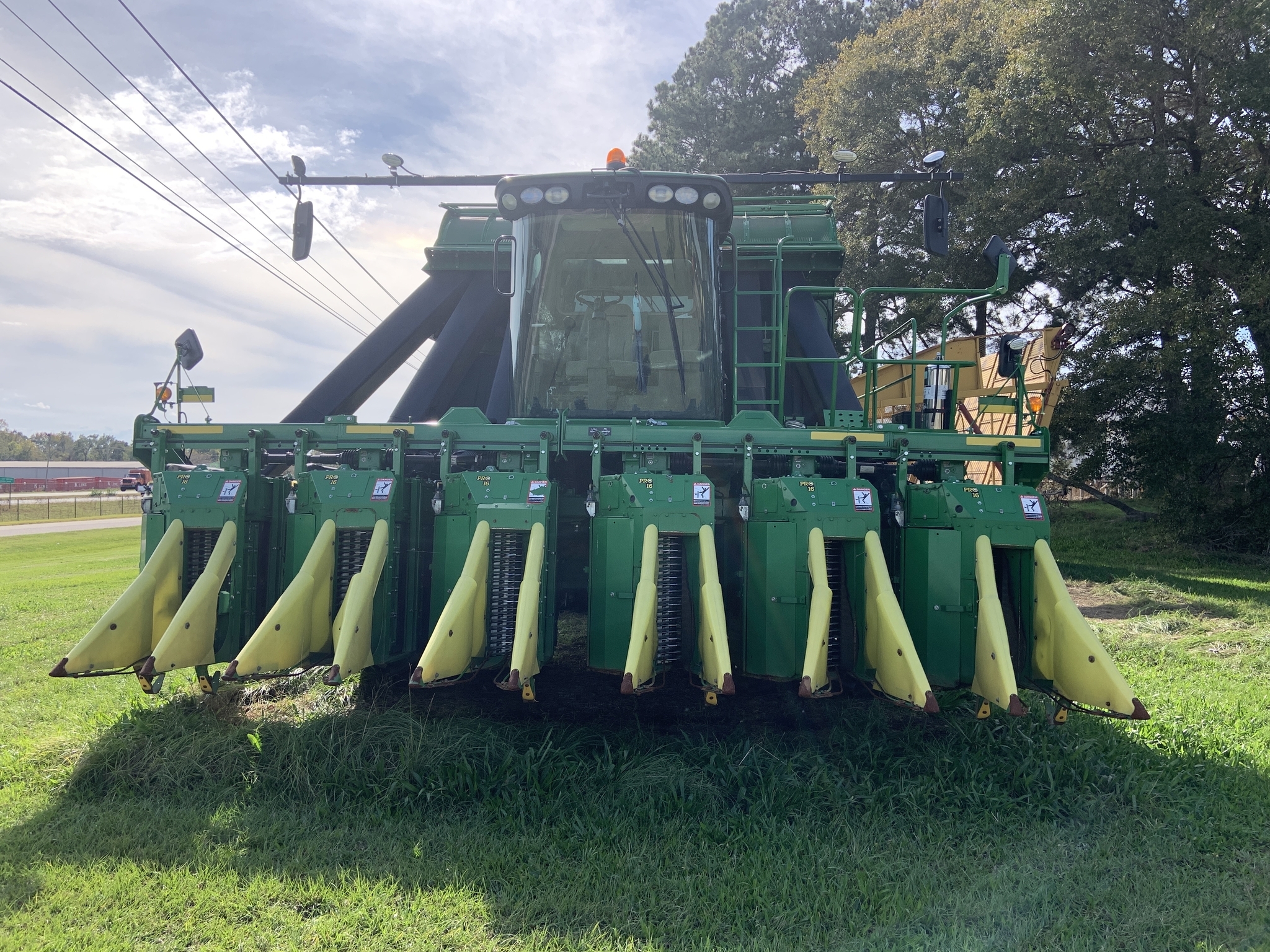 2017 John Deere CP690 Cotton Equipment