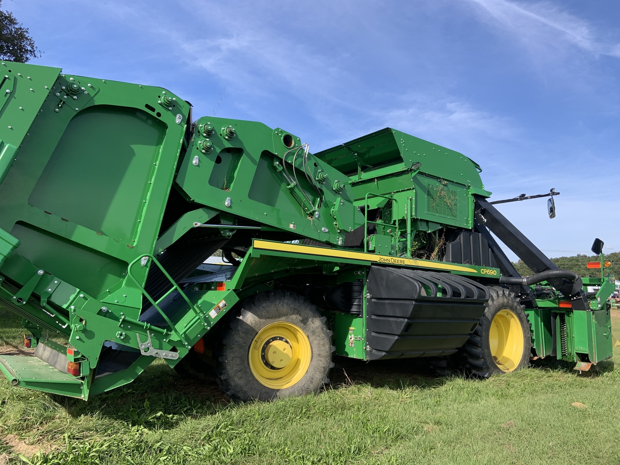 2017 John Deere CP690 Cotton Equipment