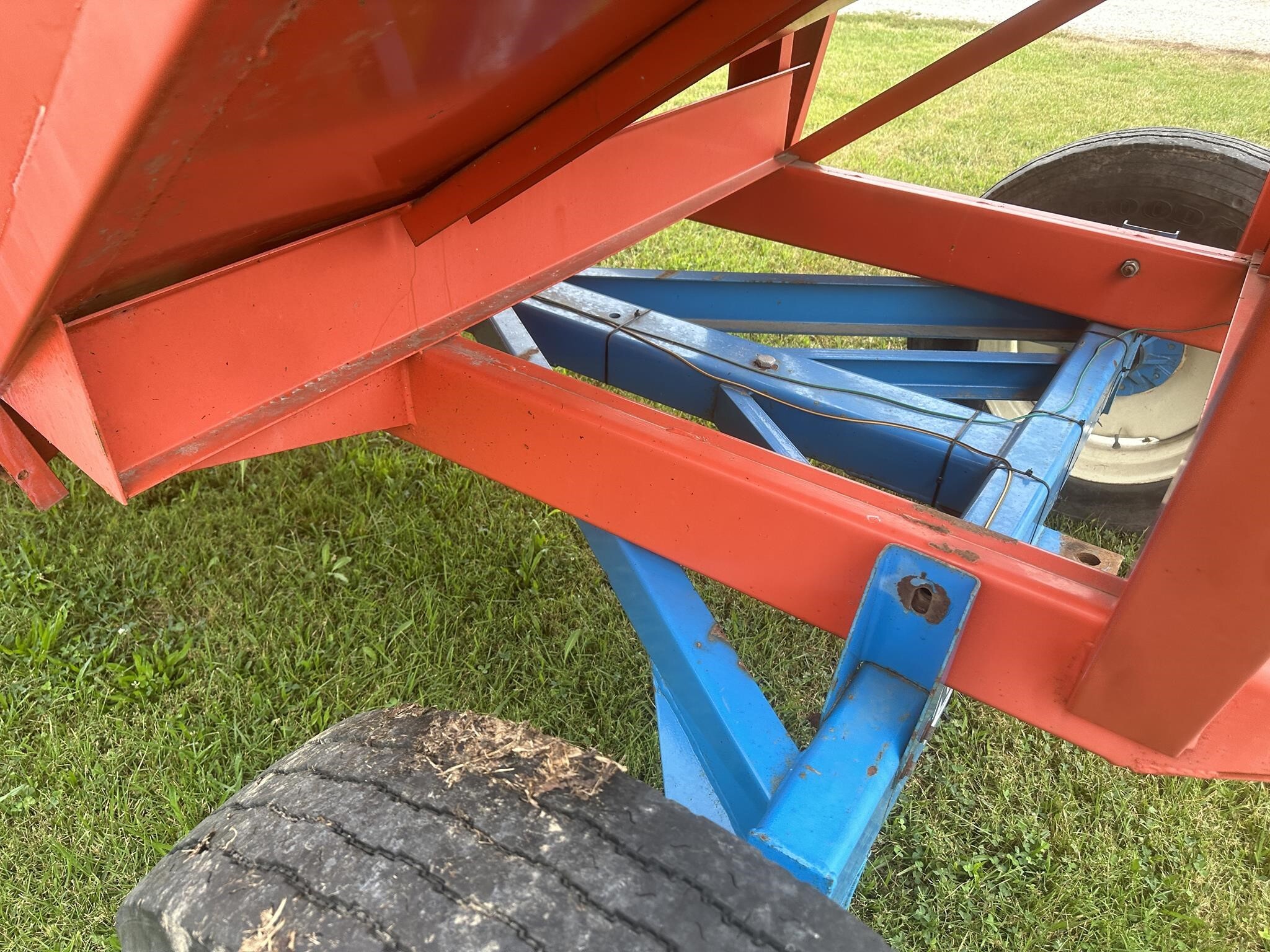 2002 Killbros 385 Gravity Wagon