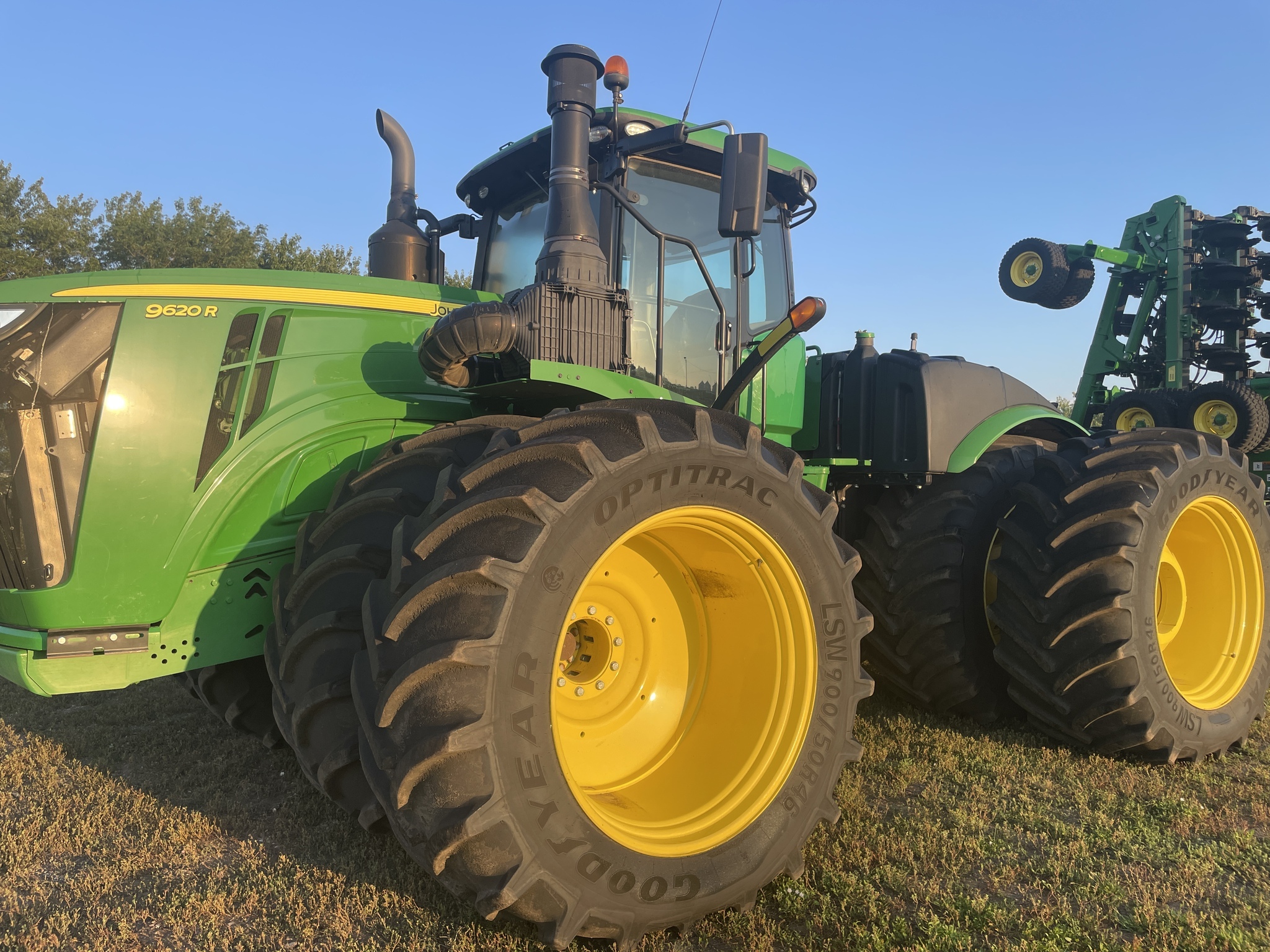 2019 John Deere 9620R Tractor