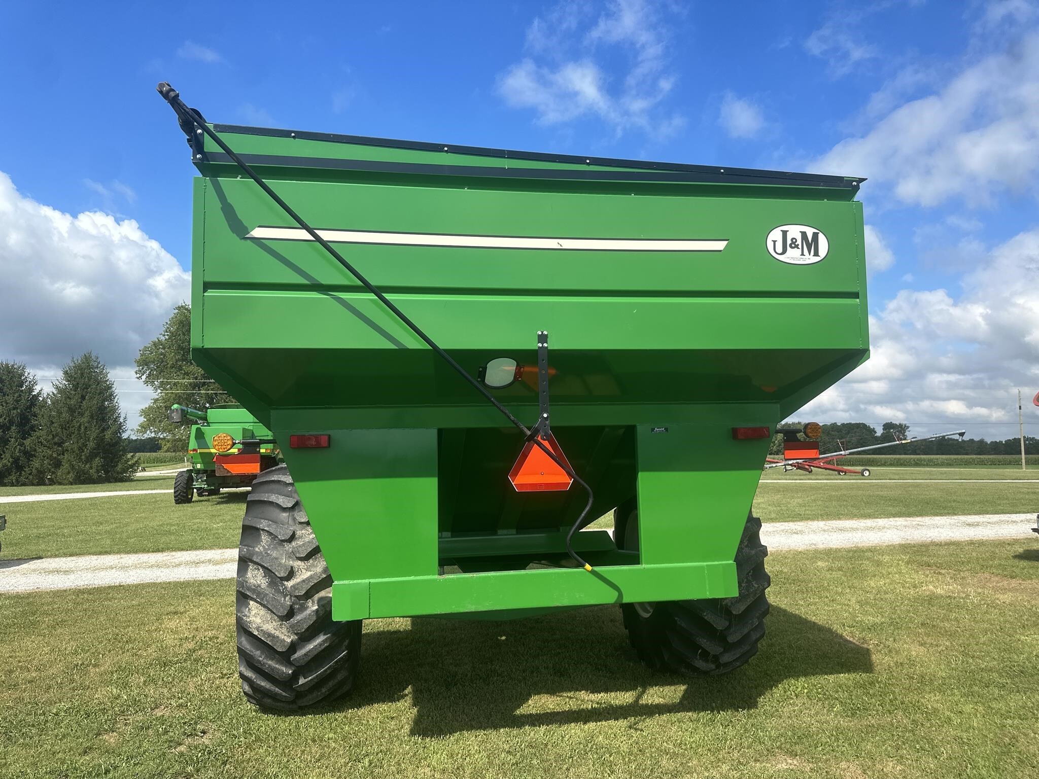  J&M 875-18 Grain Cart