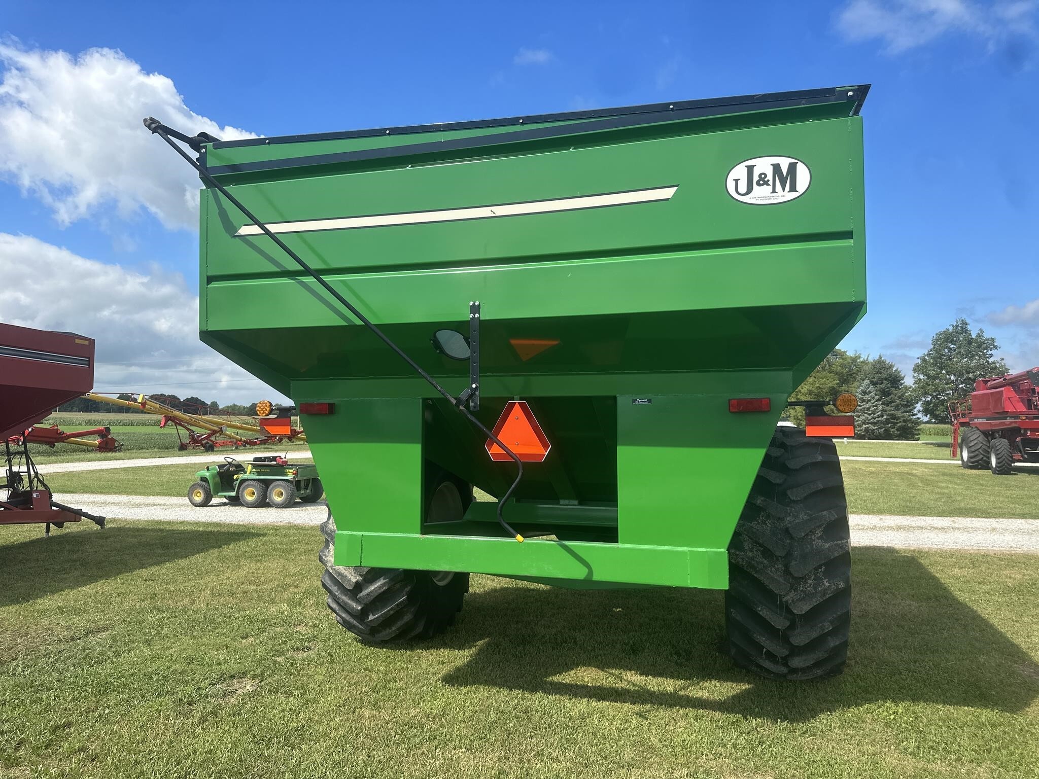  J&M 875-18 Grain Cart