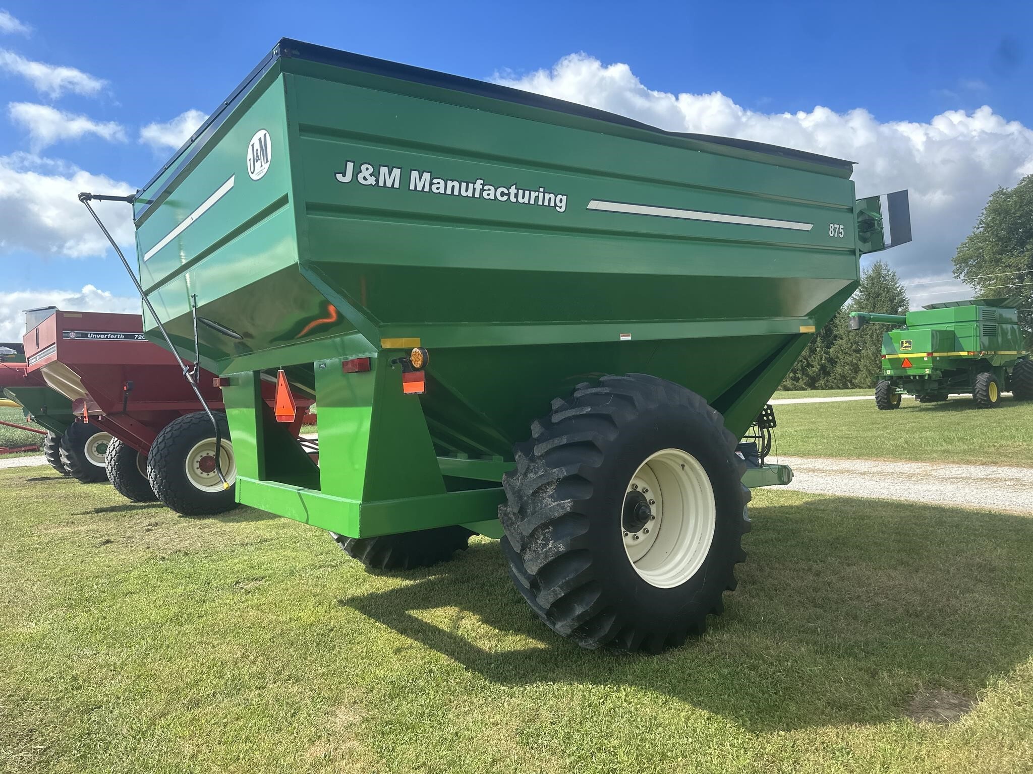  J&M 875-18 Grain Cart