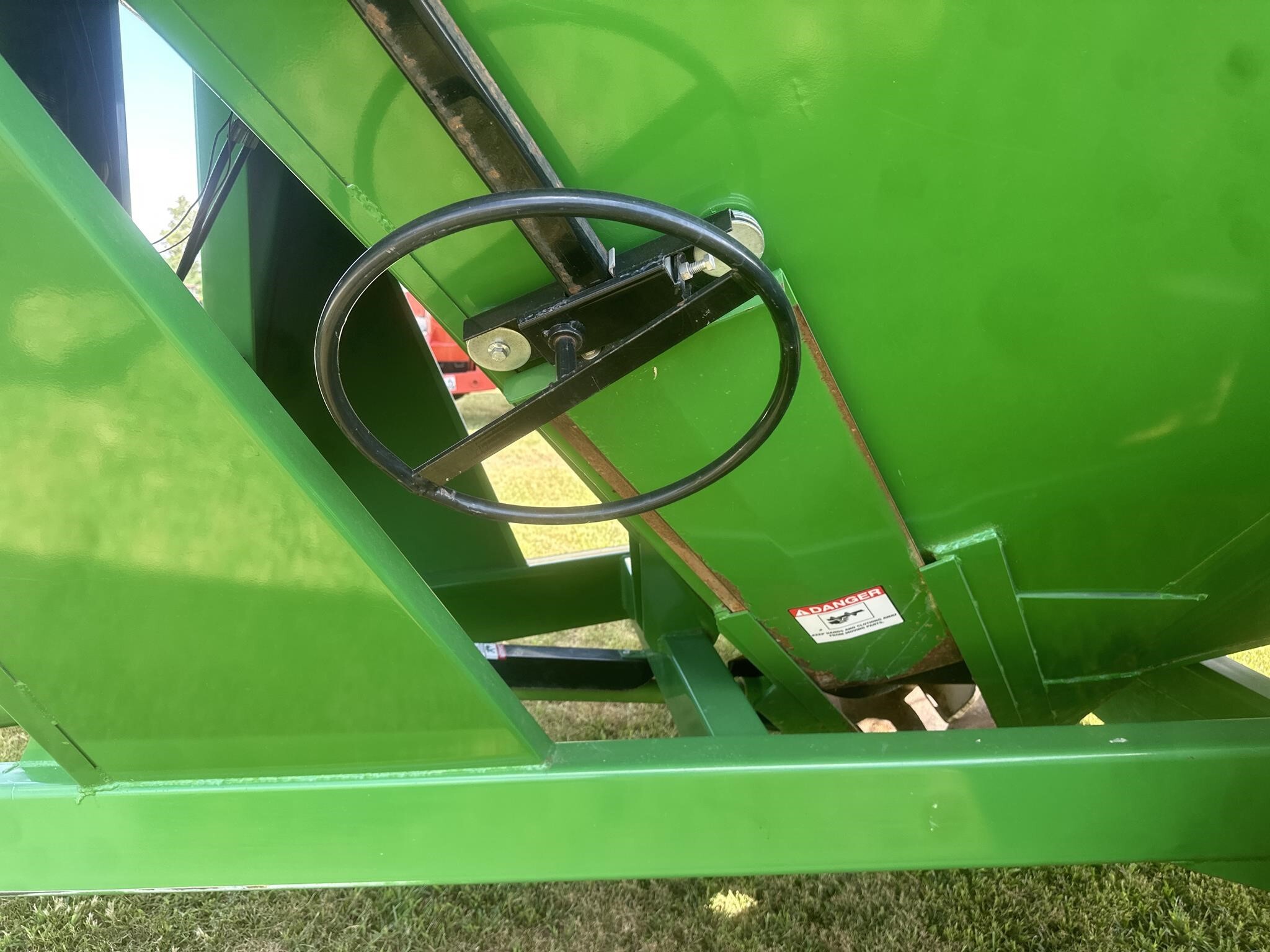  J&M 875-18 Grain Cart