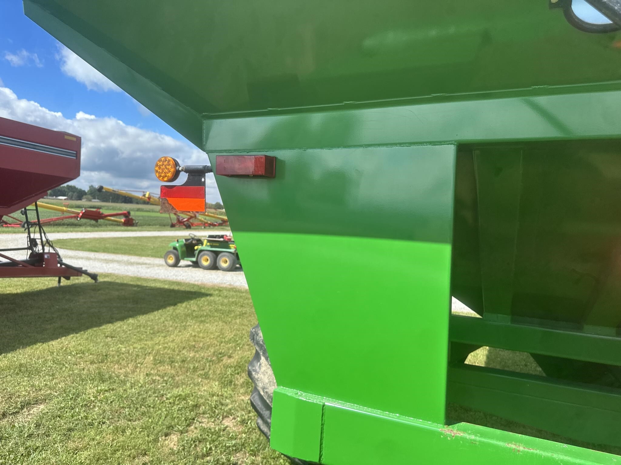  J&M 875-18 Grain Cart