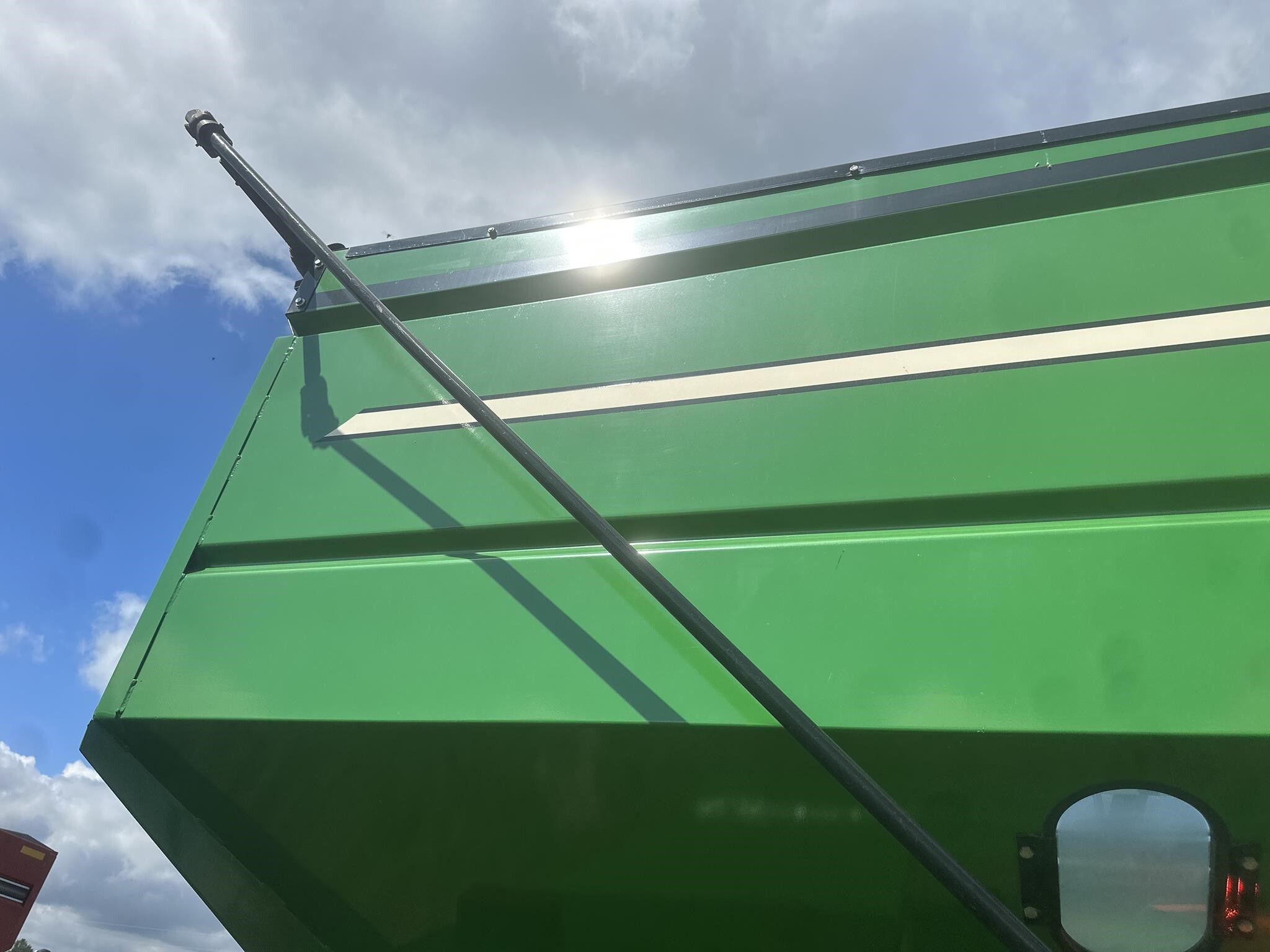  J&M 875-18 Grain Cart