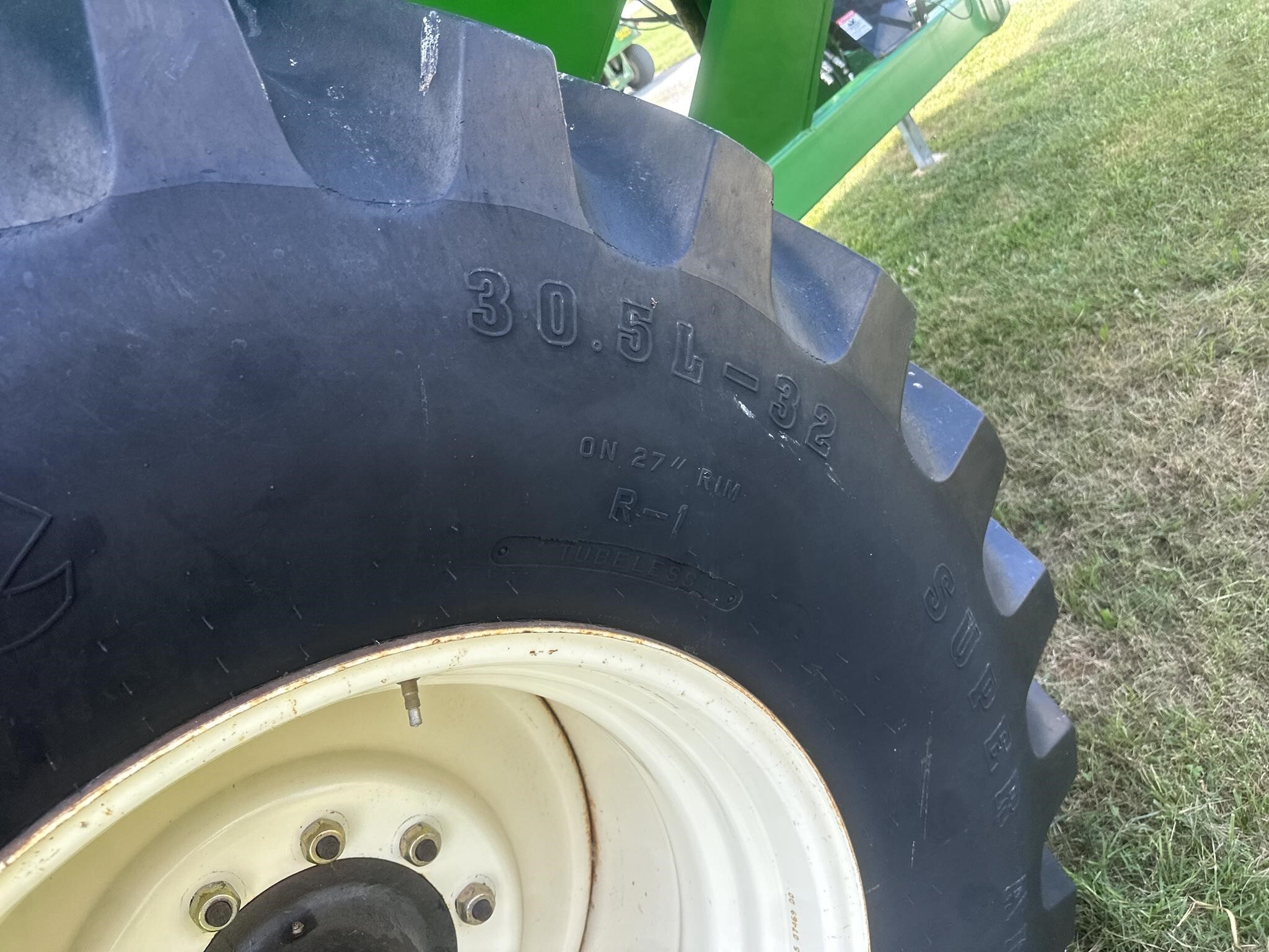  J&M 875-18 Grain Cart