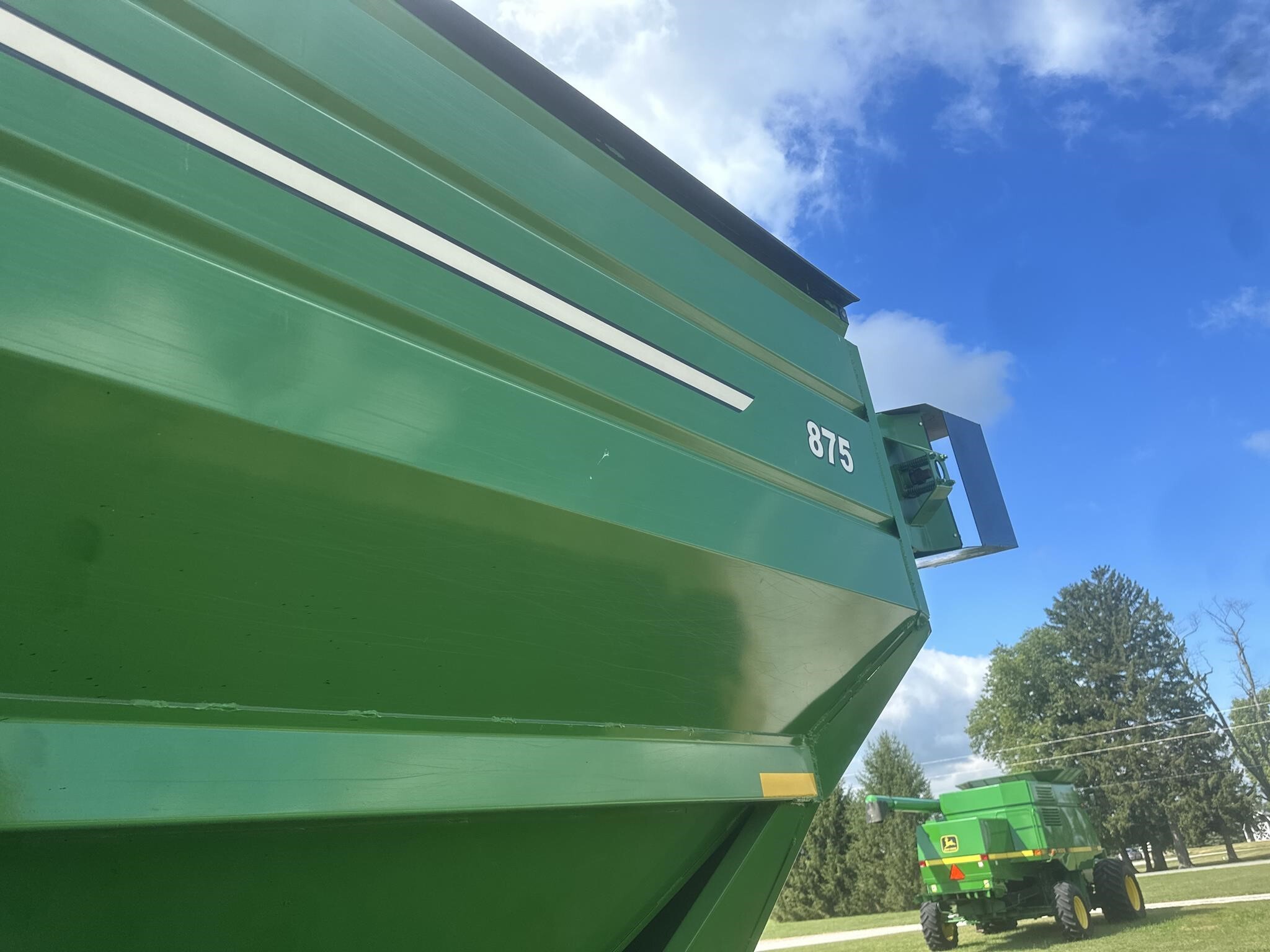  J&M 875-18 Grain Cart