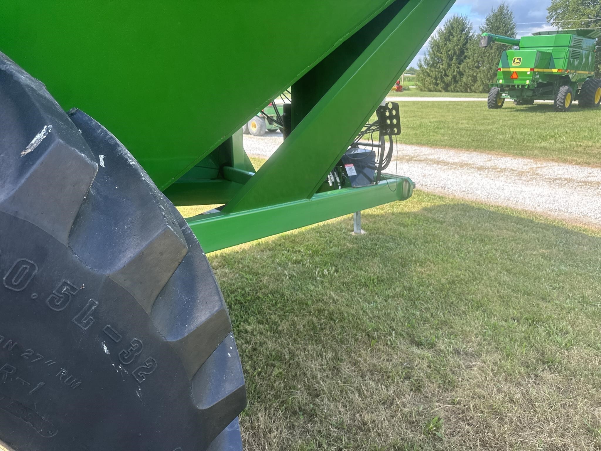  J&M 875-18 Grain Cart