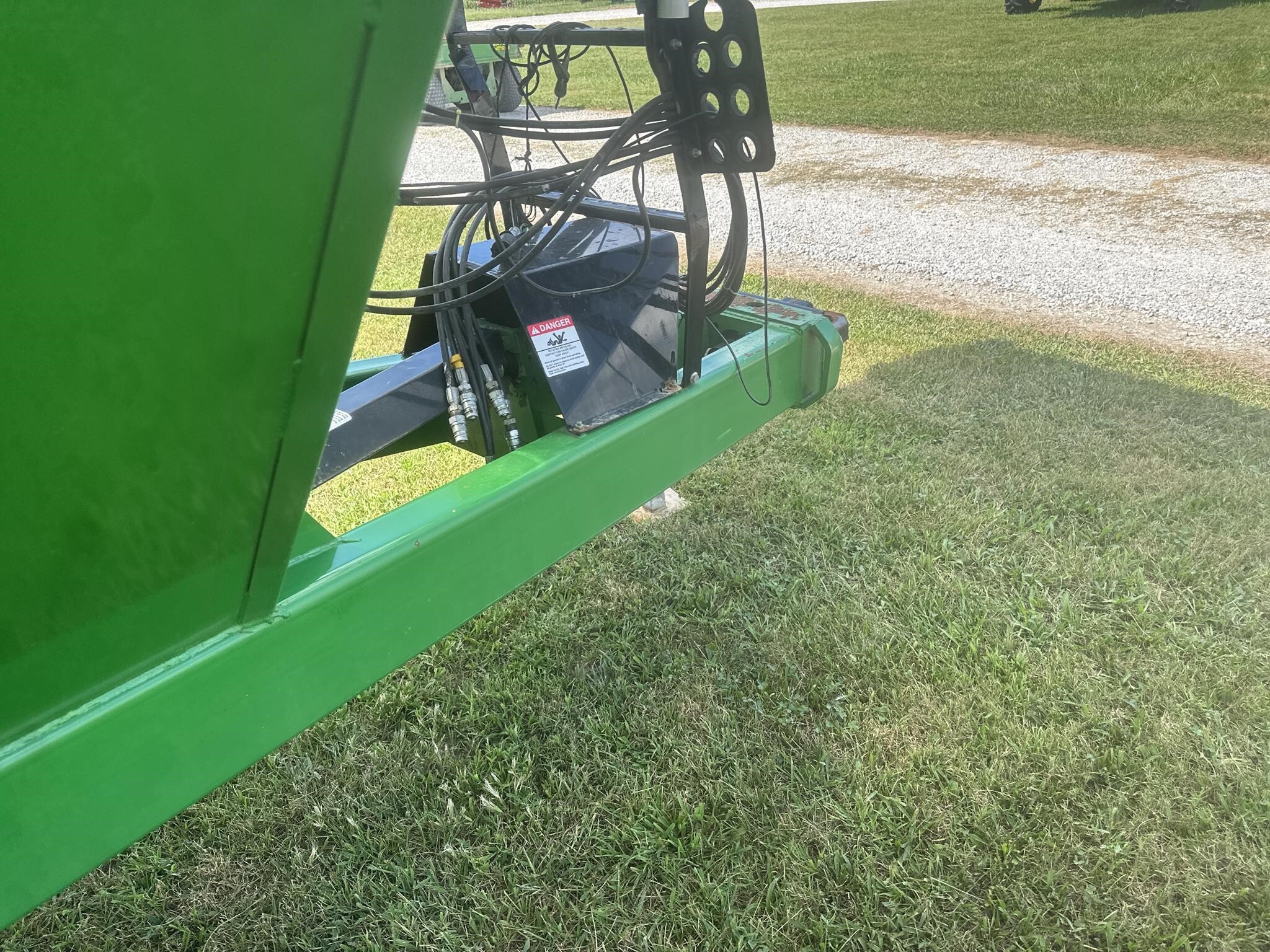  J&M 875-18 Grain Cart