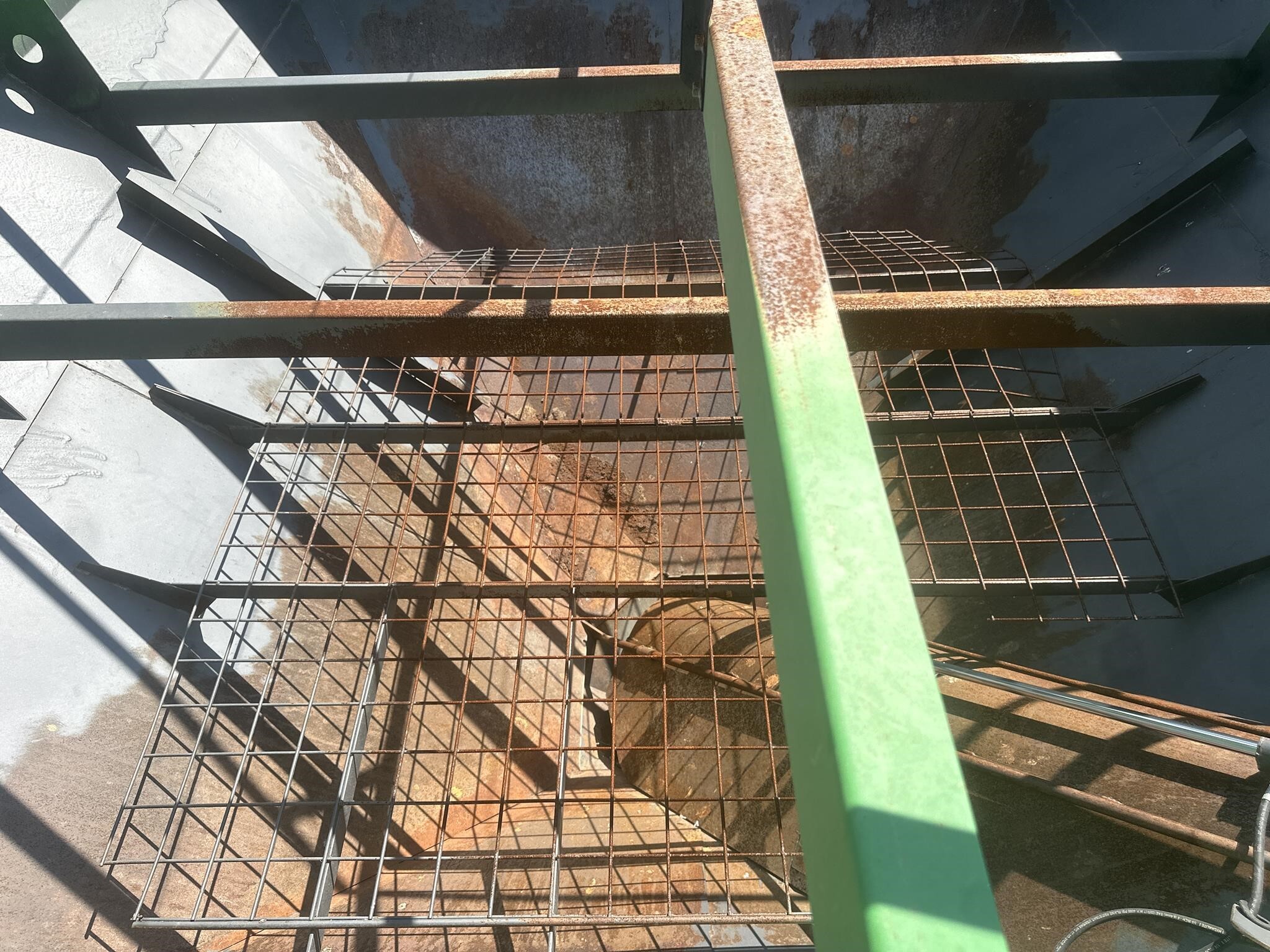  J&M 875-18 Grain Cart