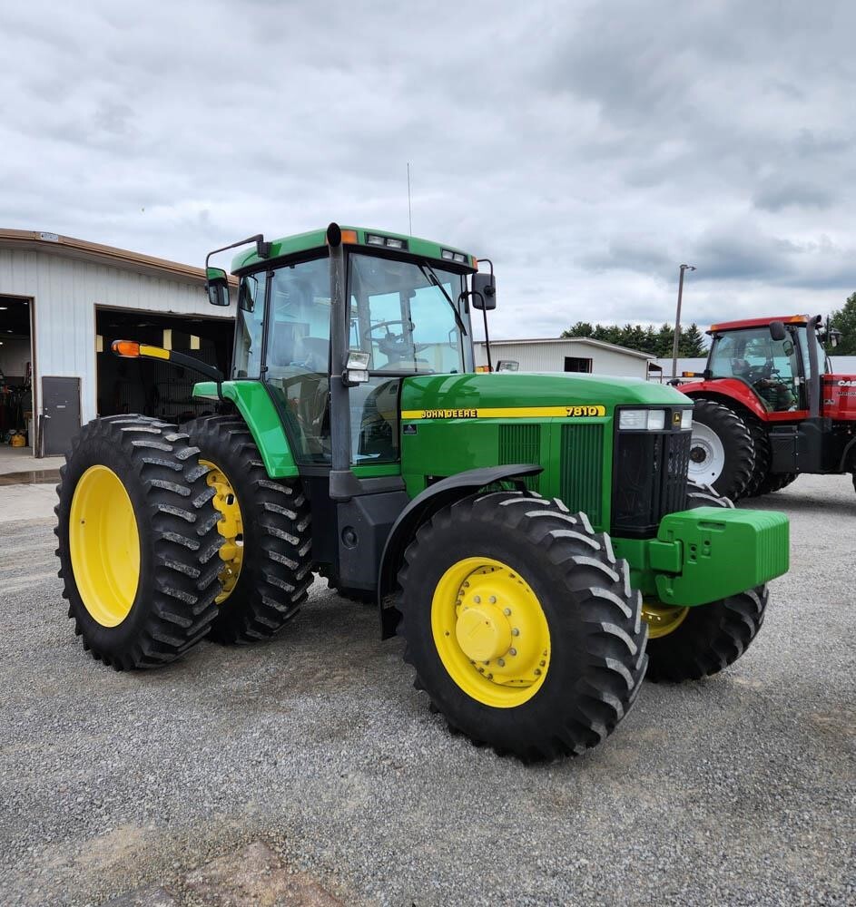 2002 John Deere 7810 Tractor