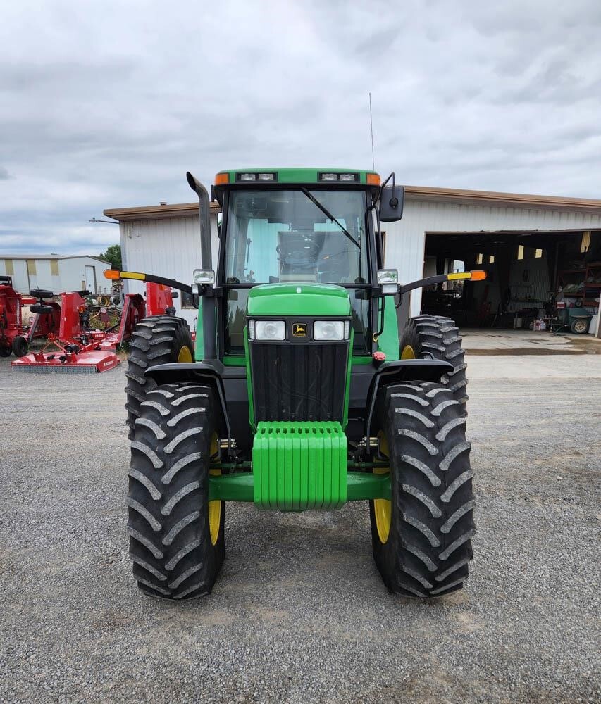 2002 John Deere 7810 Tractor