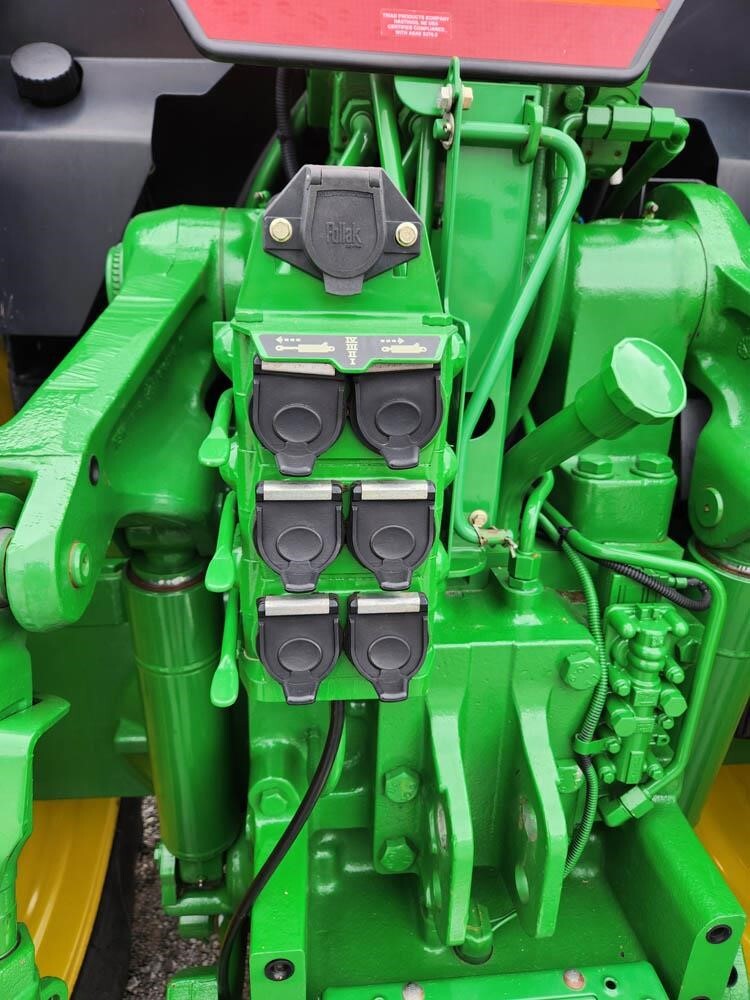 2002 John Deere 7810 Tractor