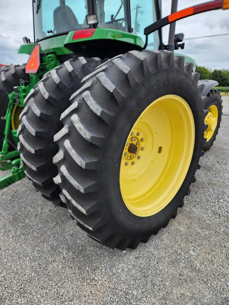 2002 John Deere 7810 Tractor