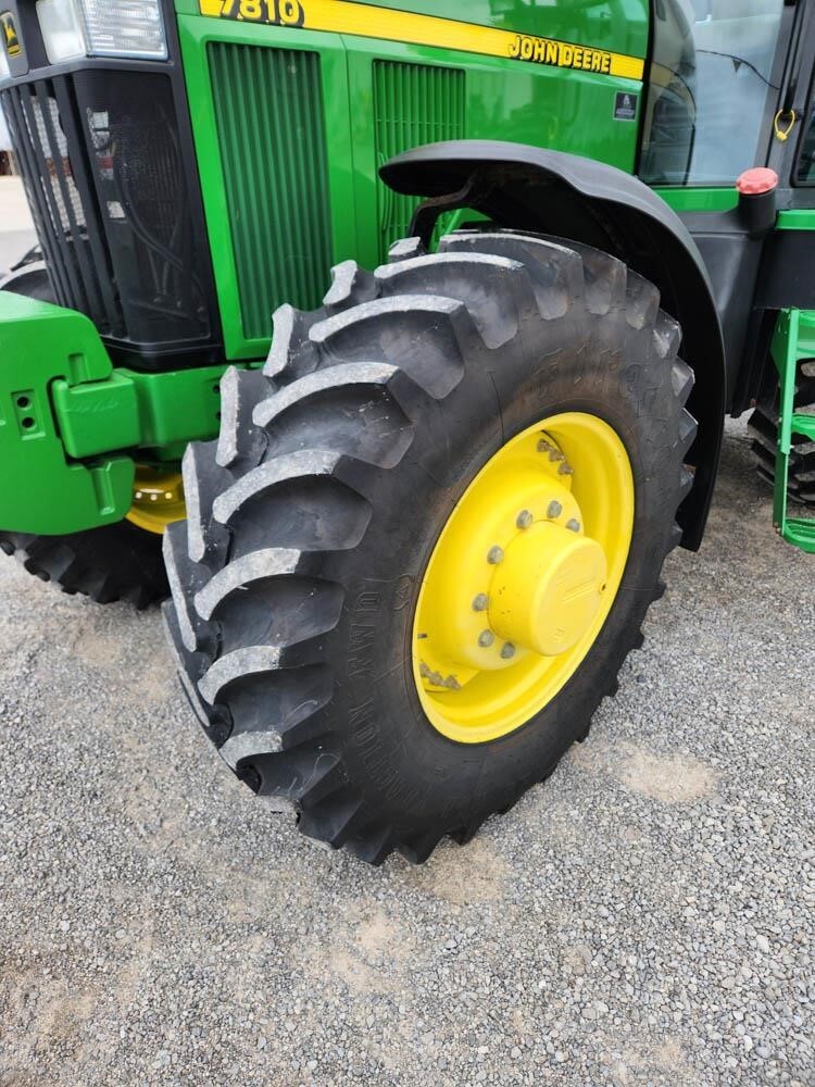 2002 John Deere 7810 Tractor